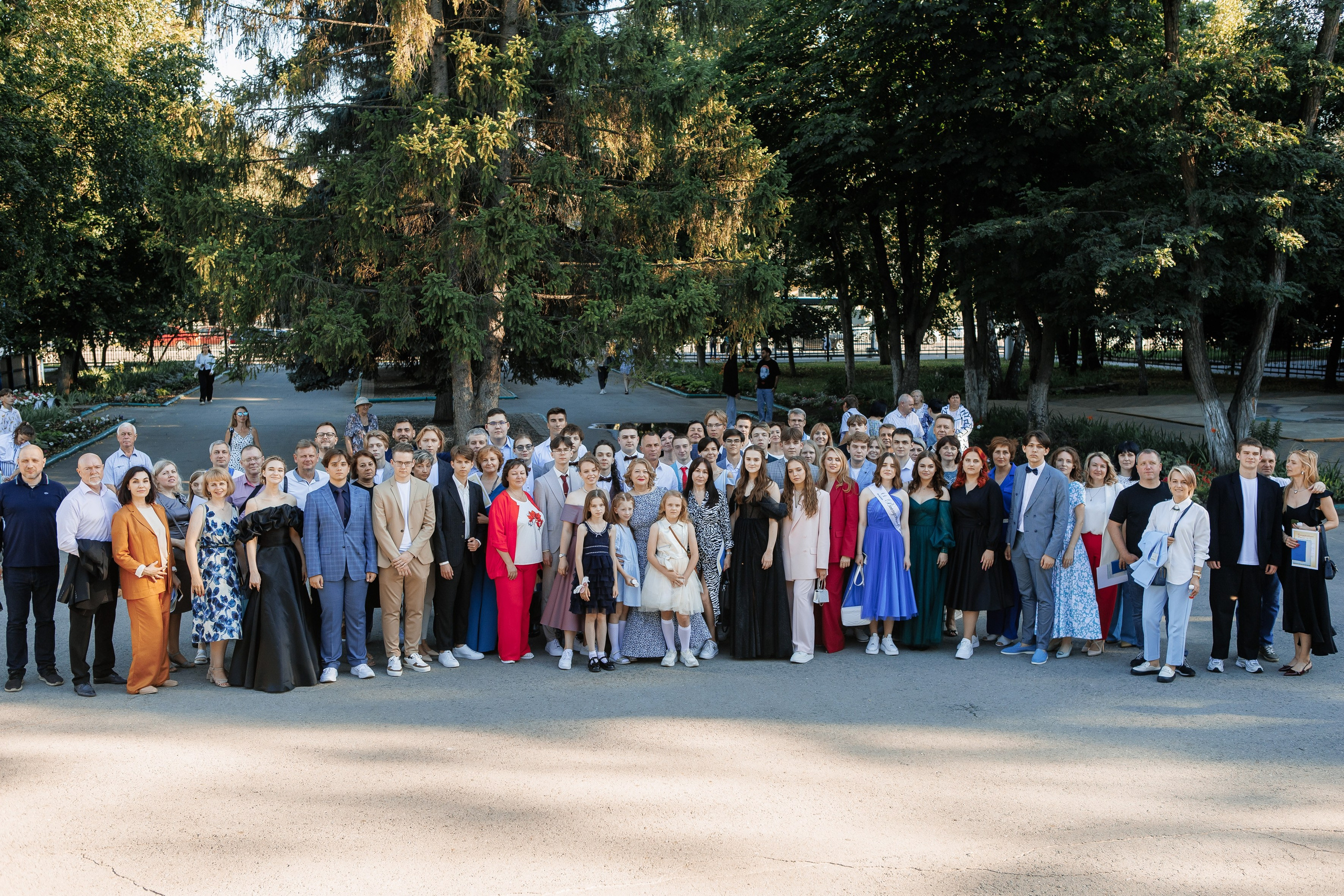 Выпускной Гимназия 12 2024 г. Свадебный и портретный Фотограф в Липецке Дмитрий Котюков