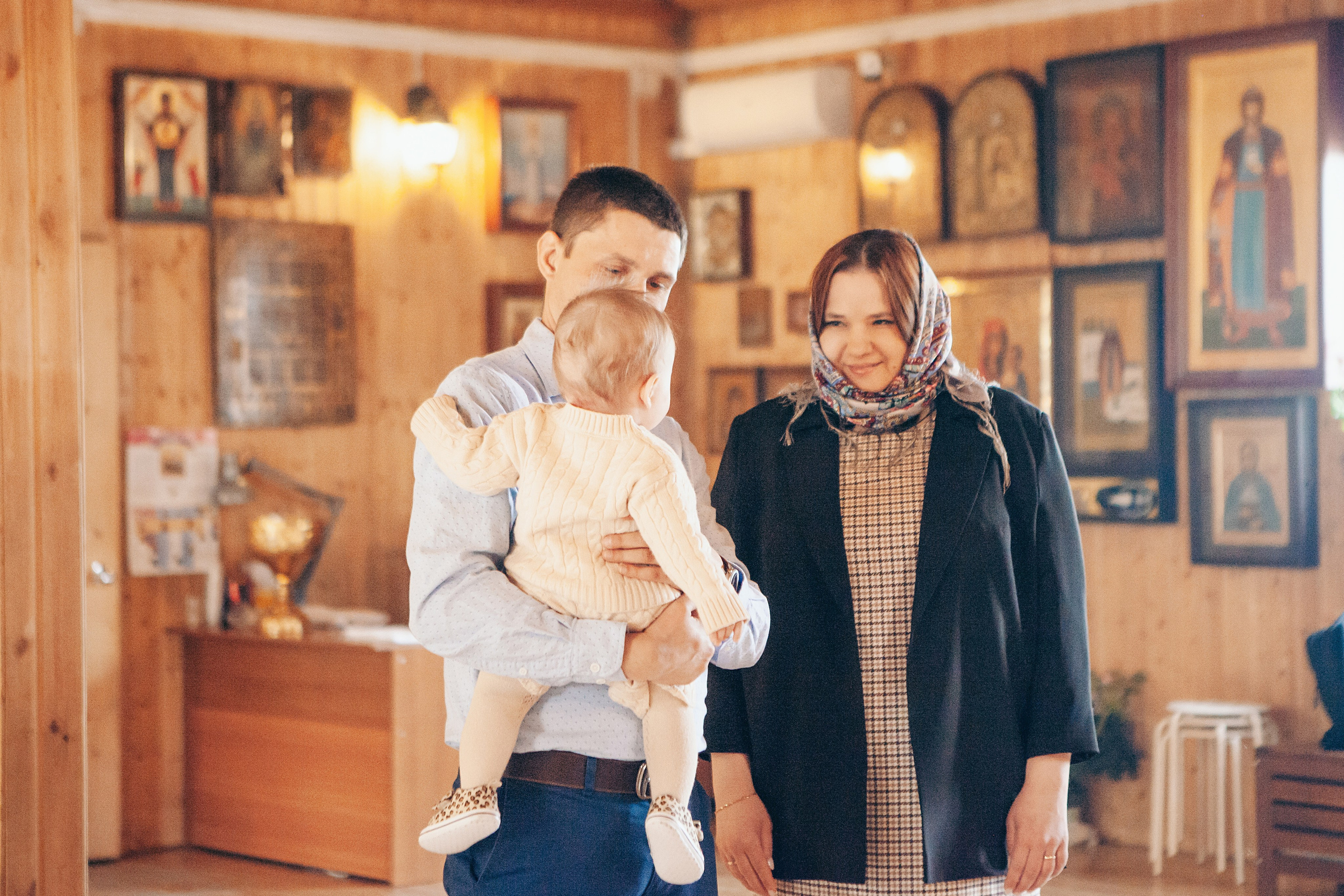 Крещение ребенка в церкви в москве. Фотограф Ольга Ефремова