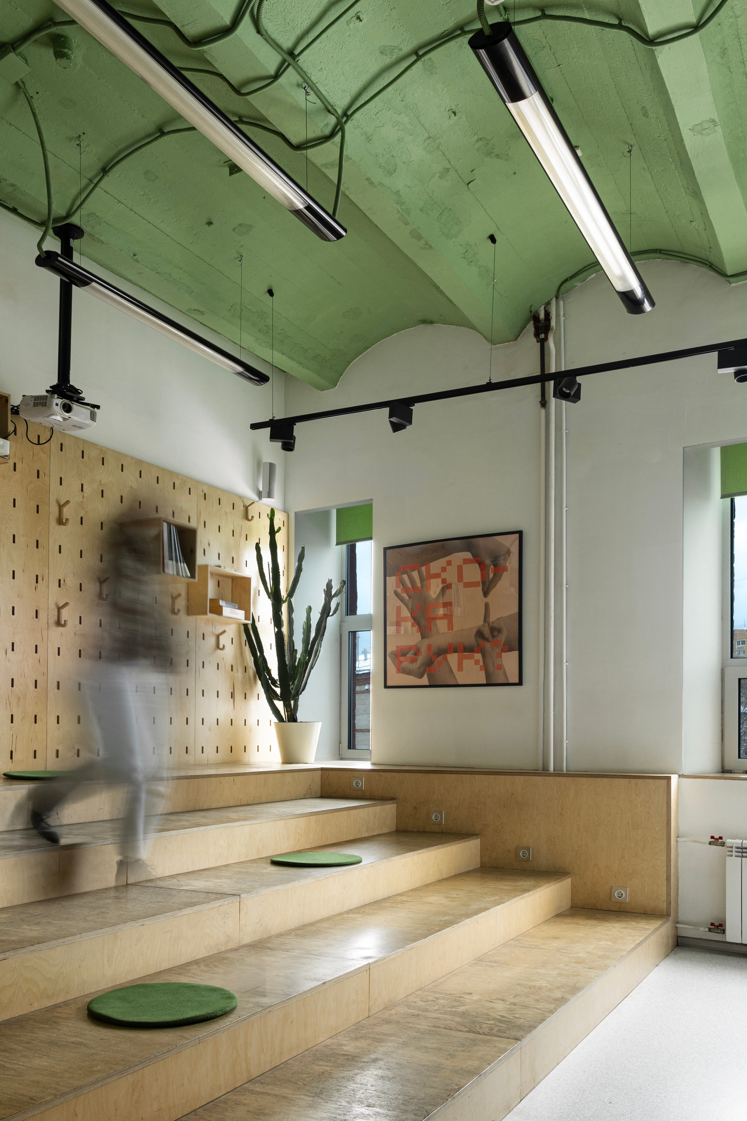 Офис компании Точка дизайна. Интерьерный фотограф Варвара Чеснокова