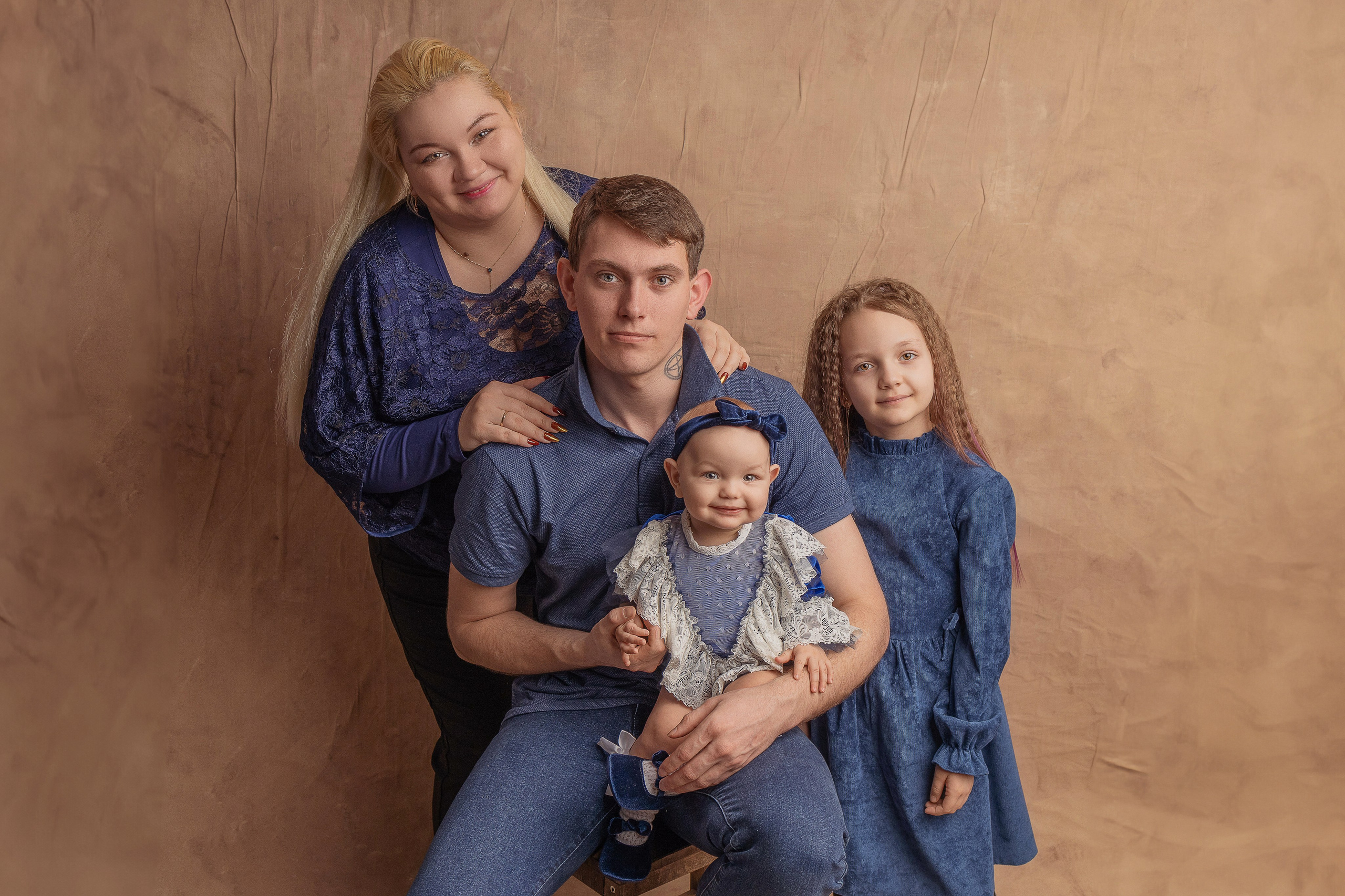 Годовасие — девочки. Фотограф новорожденных в Новокузнецке Анна Горошникова