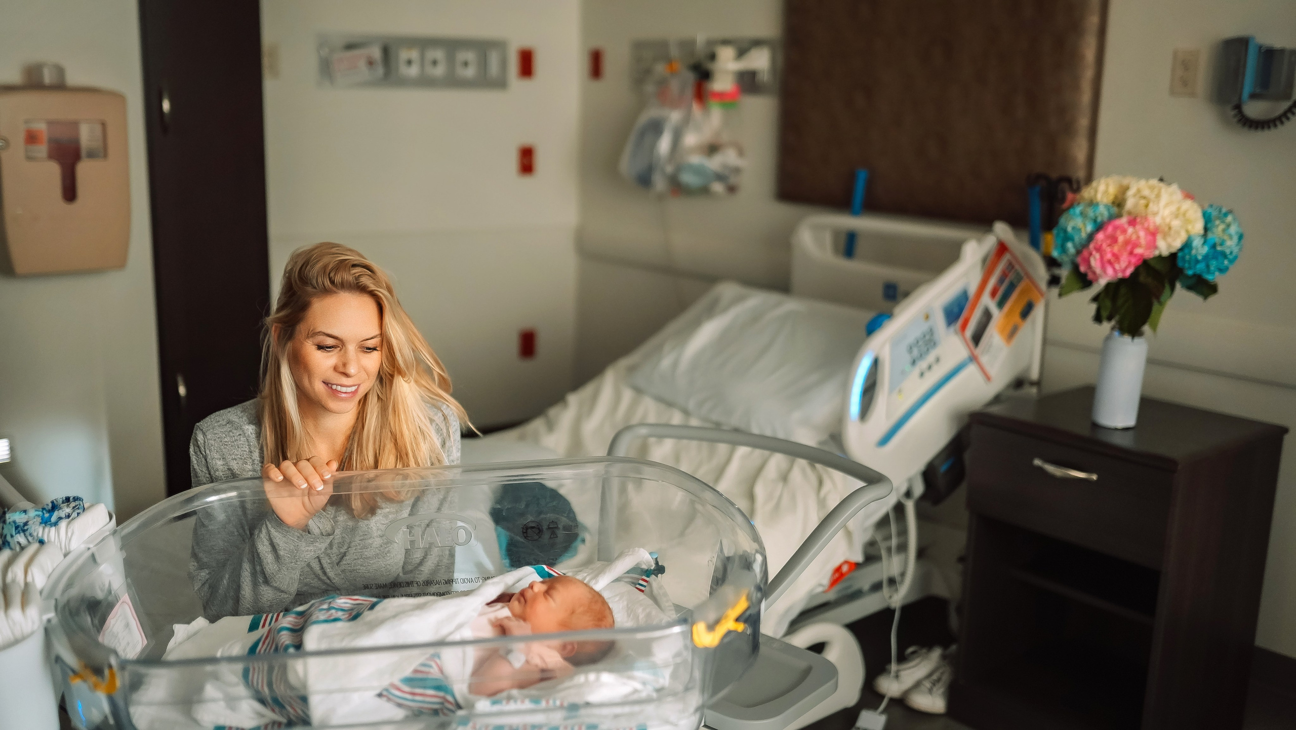 Fresh 24/48 newborn photos | First days in the hospital or at home | Anny Smirnova