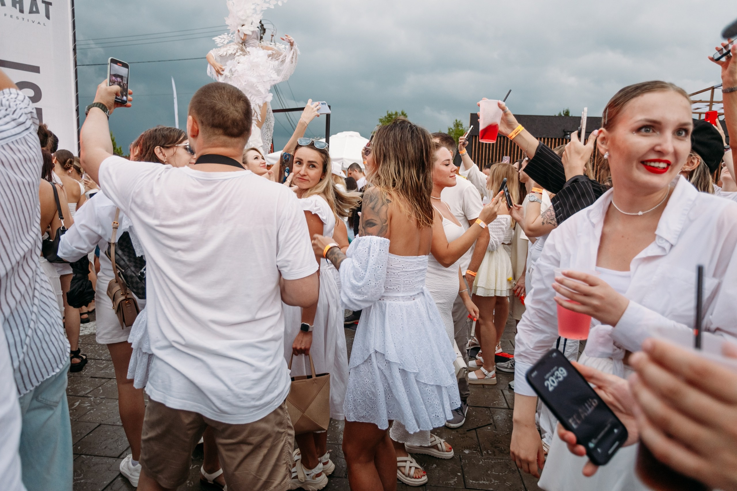 White Party @ Бархат парк. Репортажный фотограф Максим Полянский. Москва, Санкт-Петербург, Красноярск