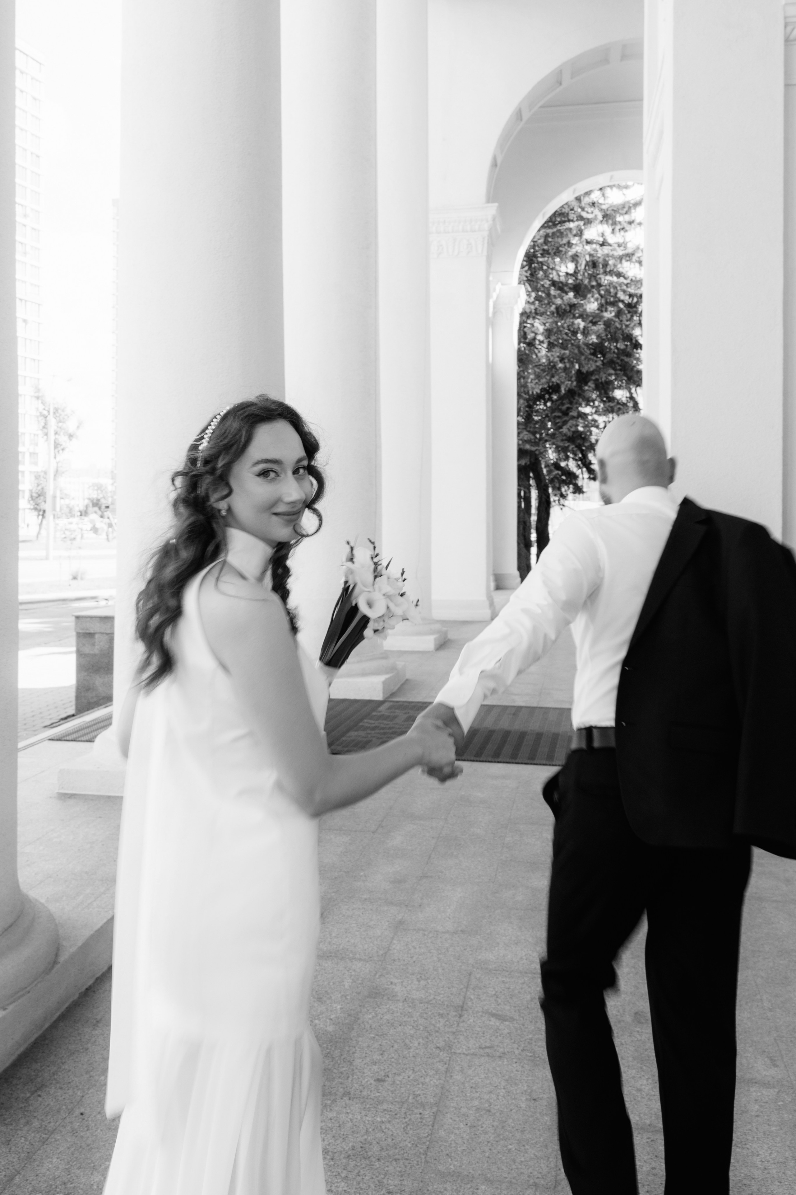 Любовь на фоне старого аэропорта. Ваш семейный фотограф в Минске — Вика Трегубова