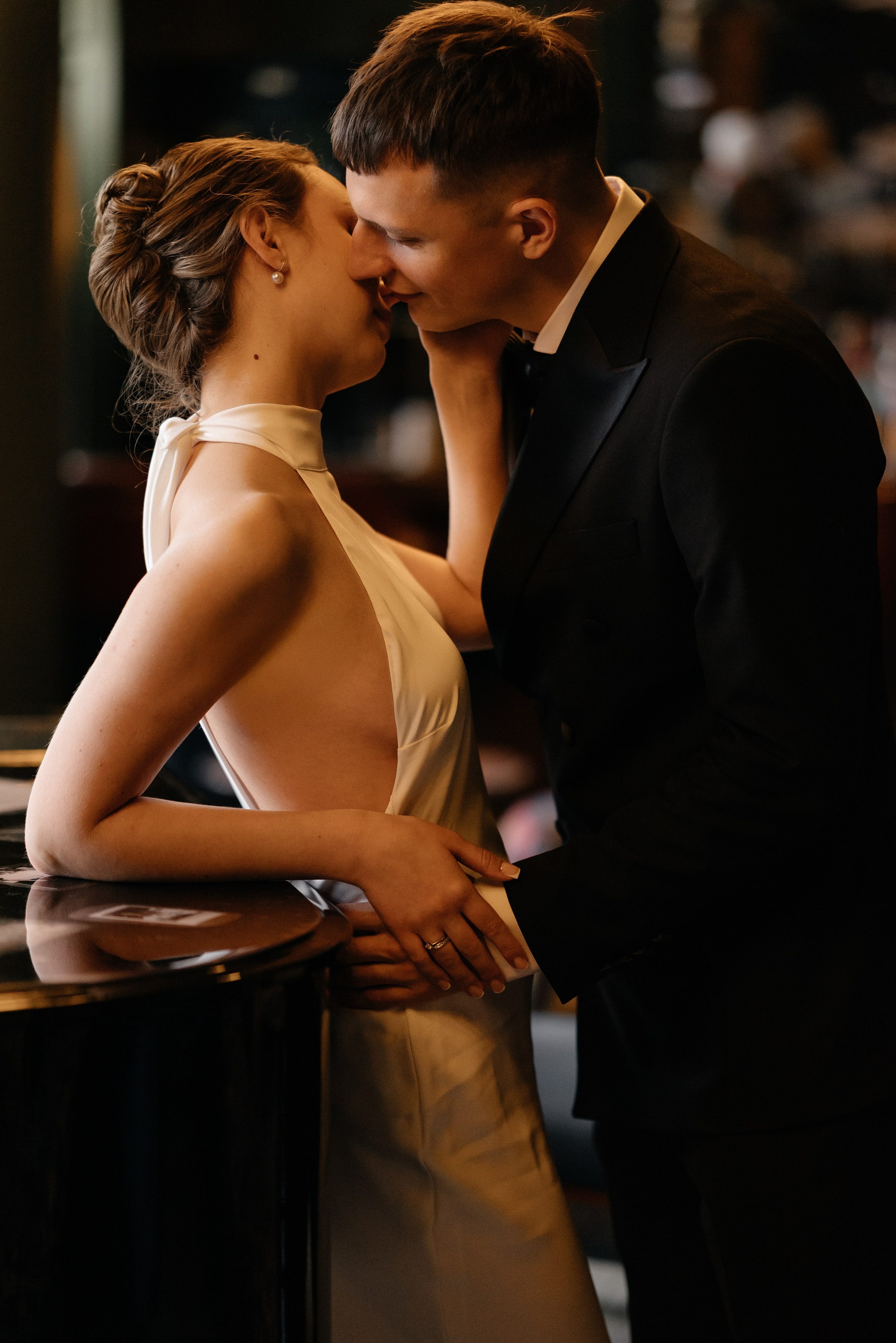 Wedding day in Martinique Bar. Wedding PHOTOGRAPHER Andrew Vnukov