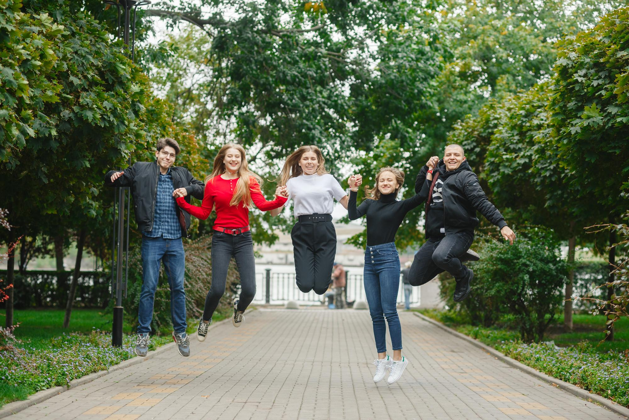 Уличная групповая съёмка. BookVa-выпускные альбомы