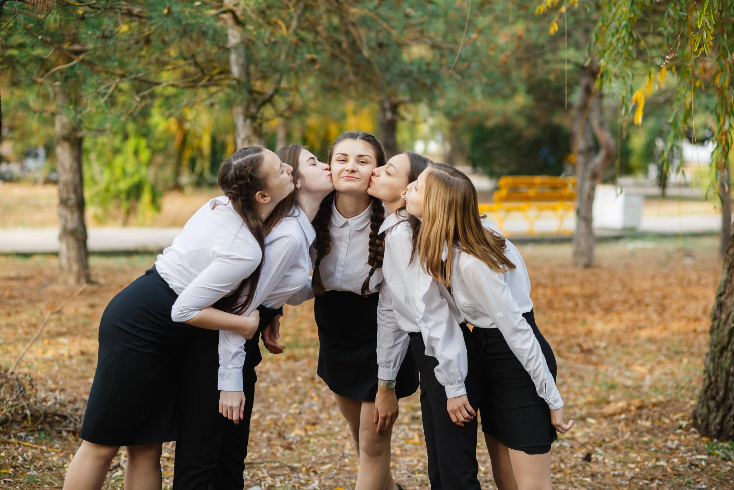 Уличная групповая съёмка. BookVa-выпускные альбомы