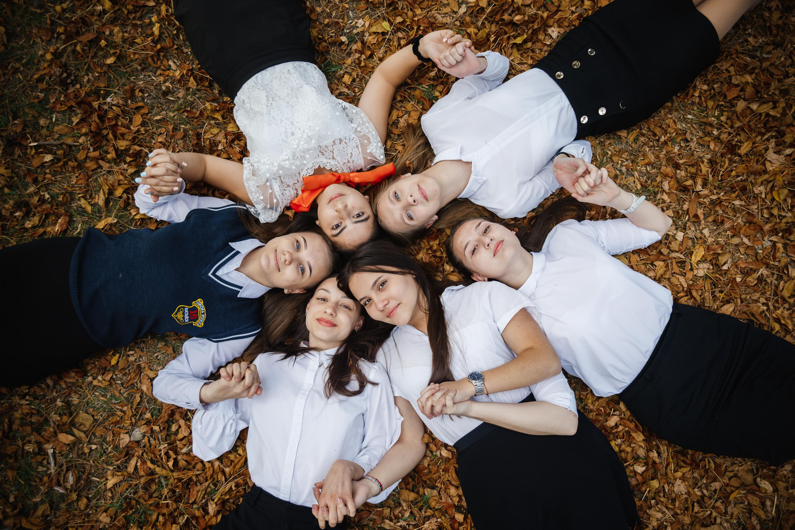 Уличная групповая съёмка. BookVa-выпускные альбомы