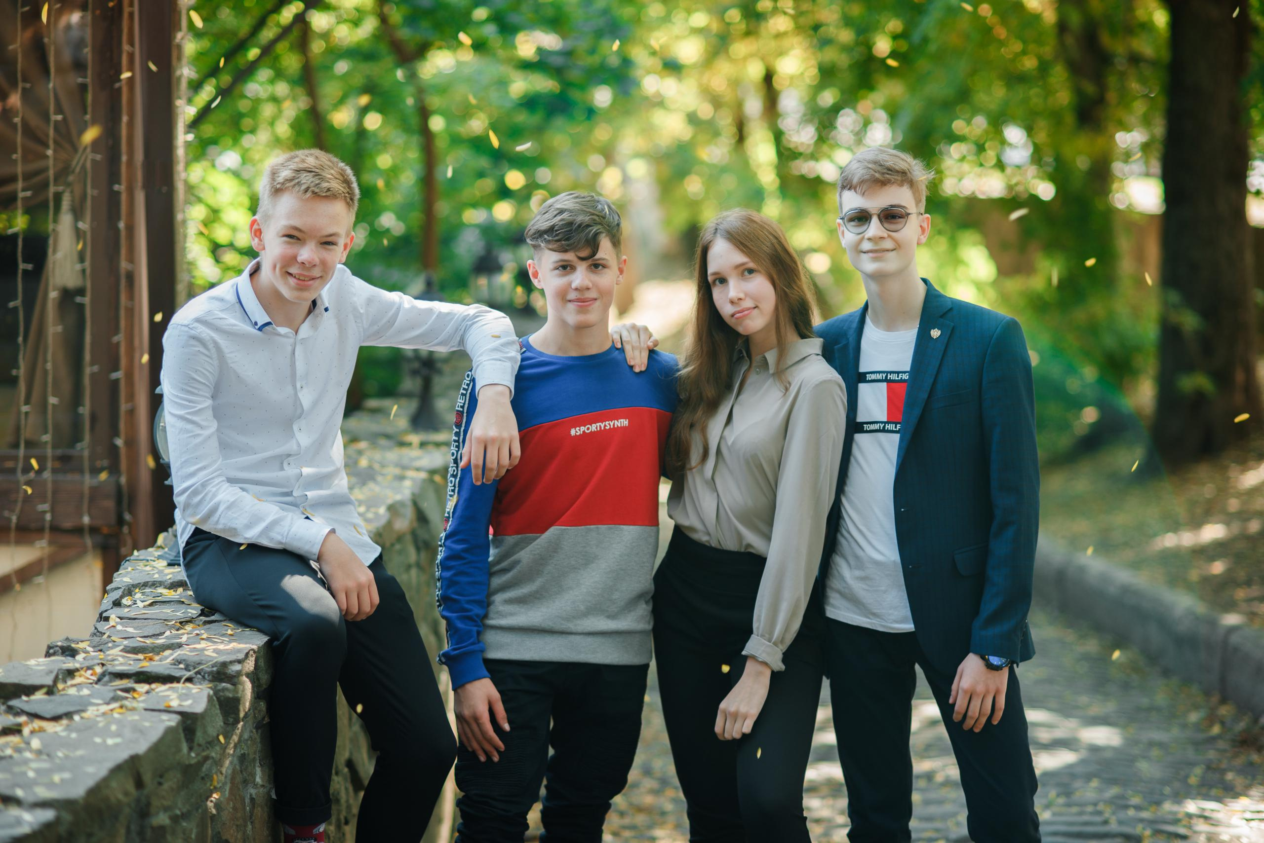 Уличная групповая съёмка. BookVa-выпускные альбомы