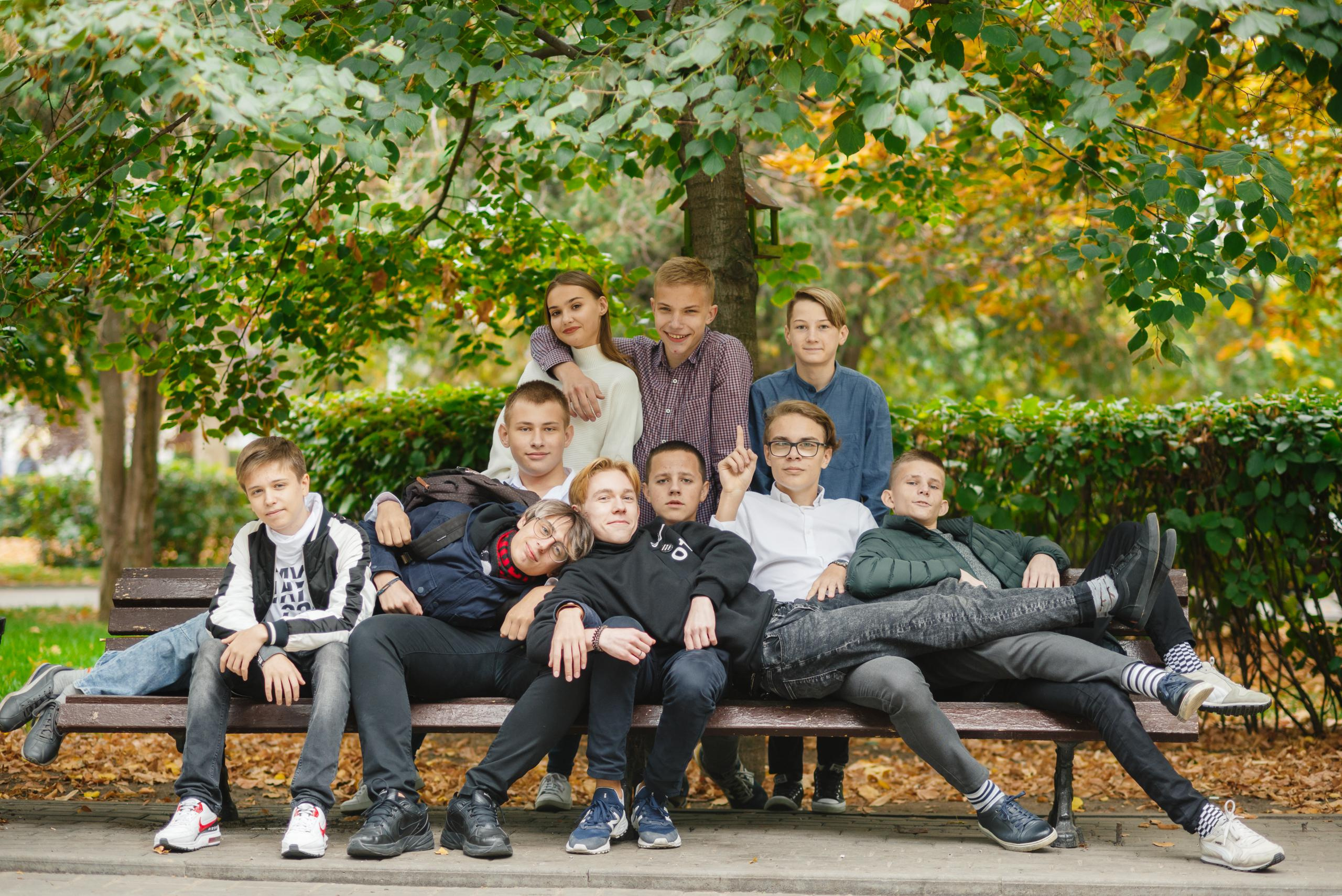 Уличная групповая съёмка. BookVa-выпускные альбомы