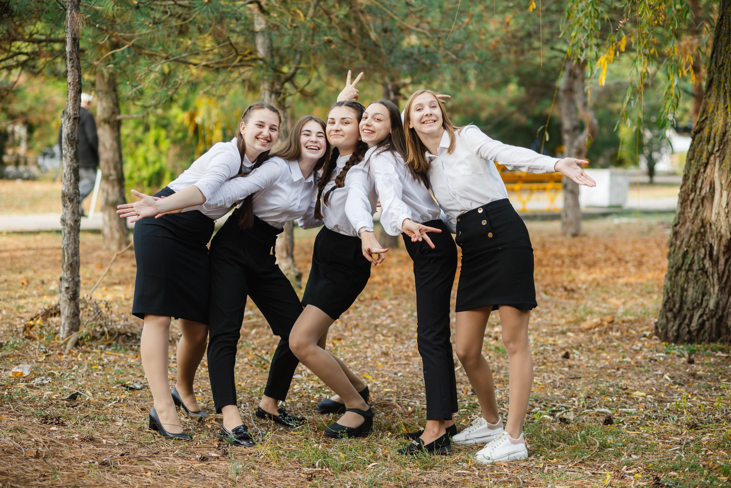 Уличная групповая съёмка. BookVa-выпускные альбомы