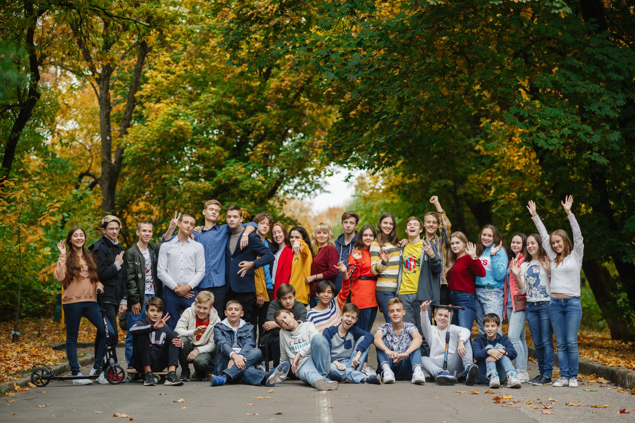 Уличная групповая съёмка. BookVa-выпускные альбомы