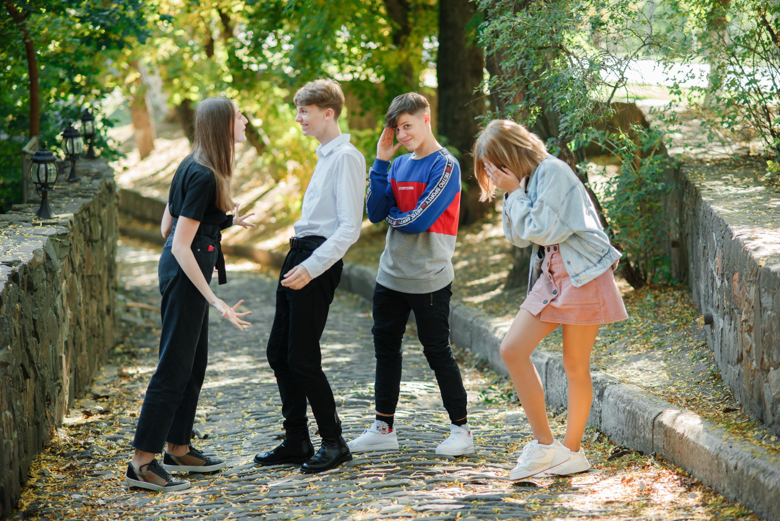 Уличная групповая съёмка. BookVa-выпускные альбомы