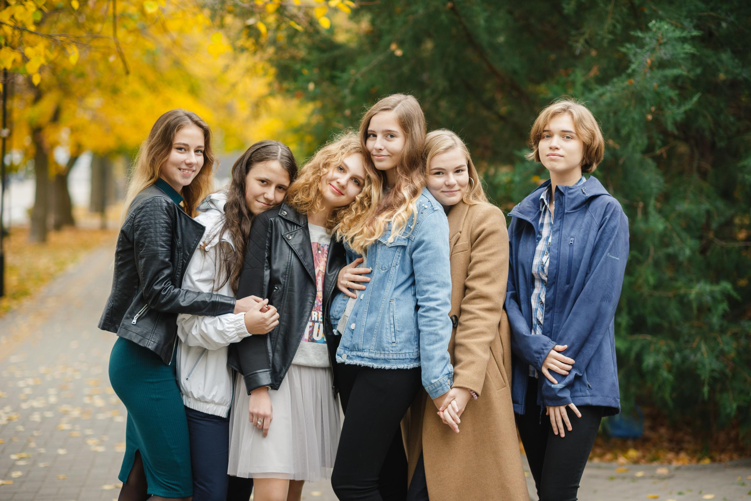 Уличная групповая съёмка. BookVa-выпускные альбомы