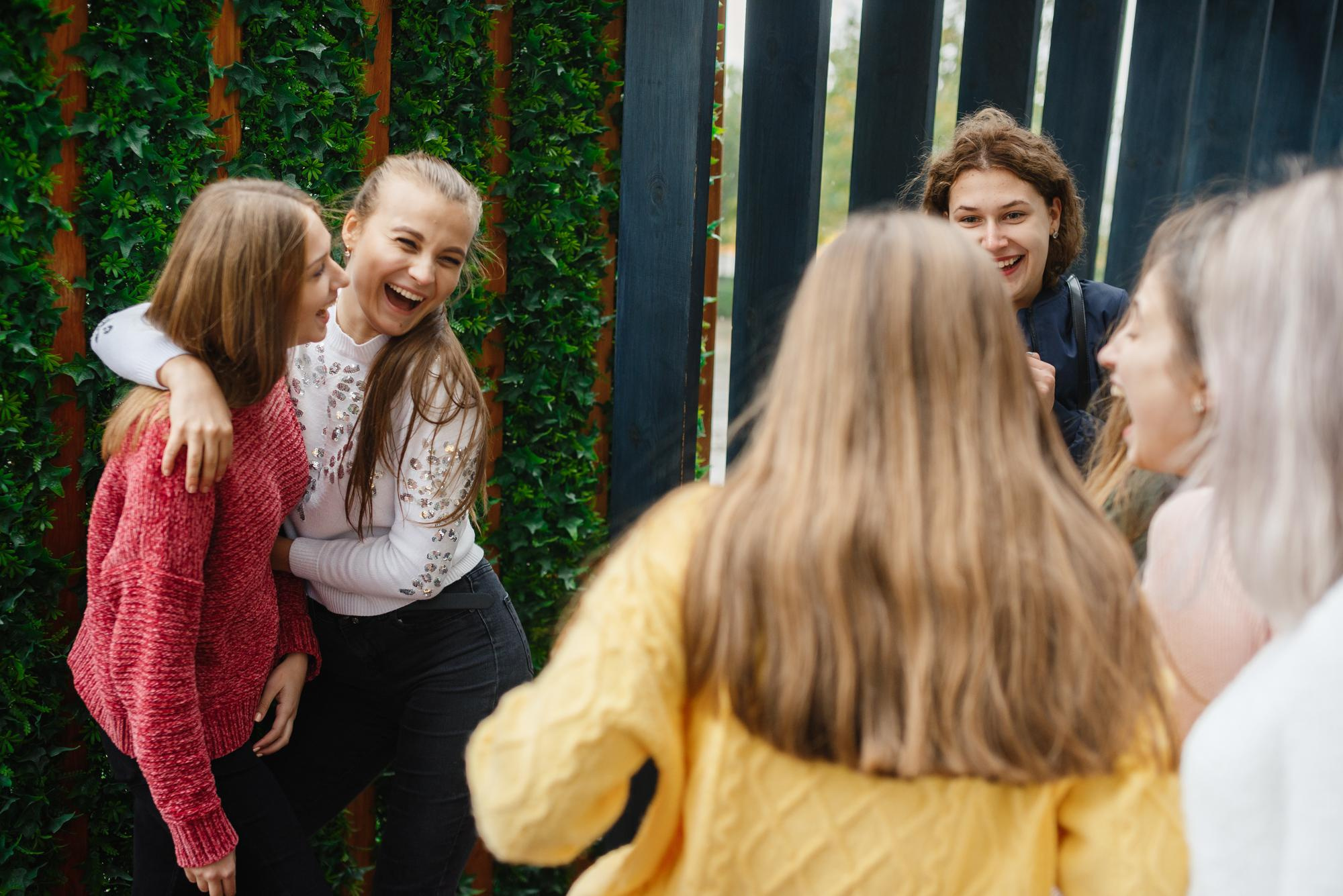 Уличная групповая съёмка. BookVa-выпускные альбомы