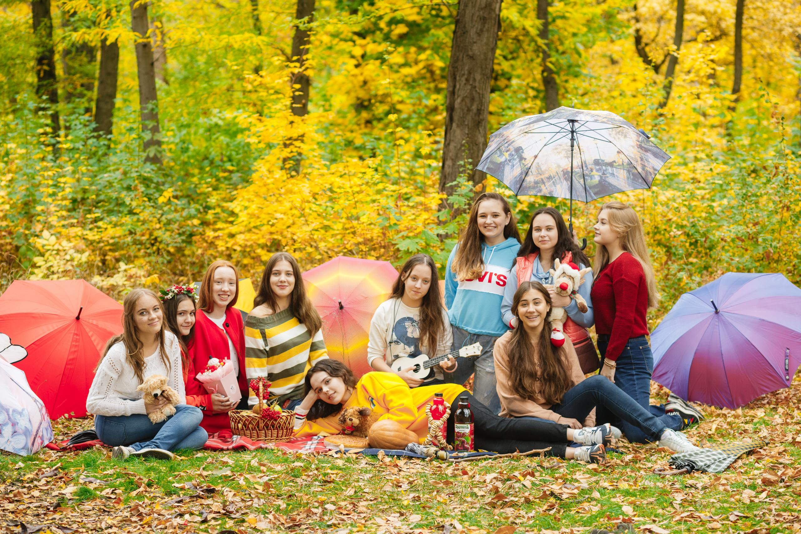 Уличная групповая съёмка. BookVa-выпускные альбомы