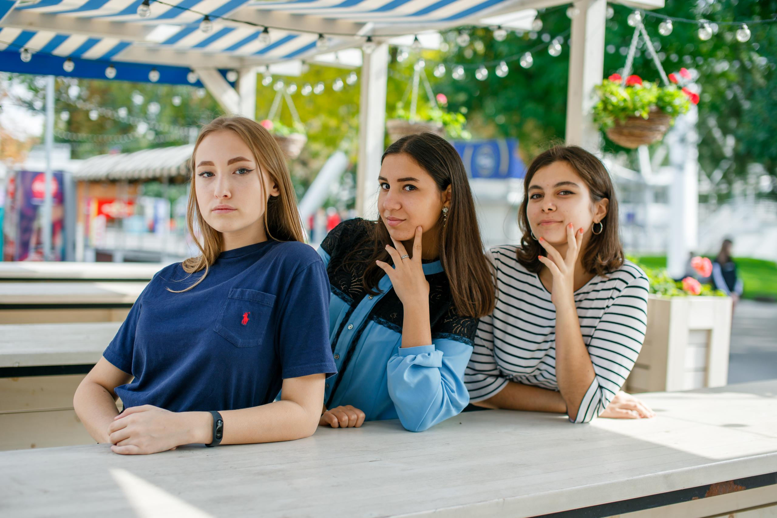 Уличная групповая съёмка. BookVa-выпускные альбомы