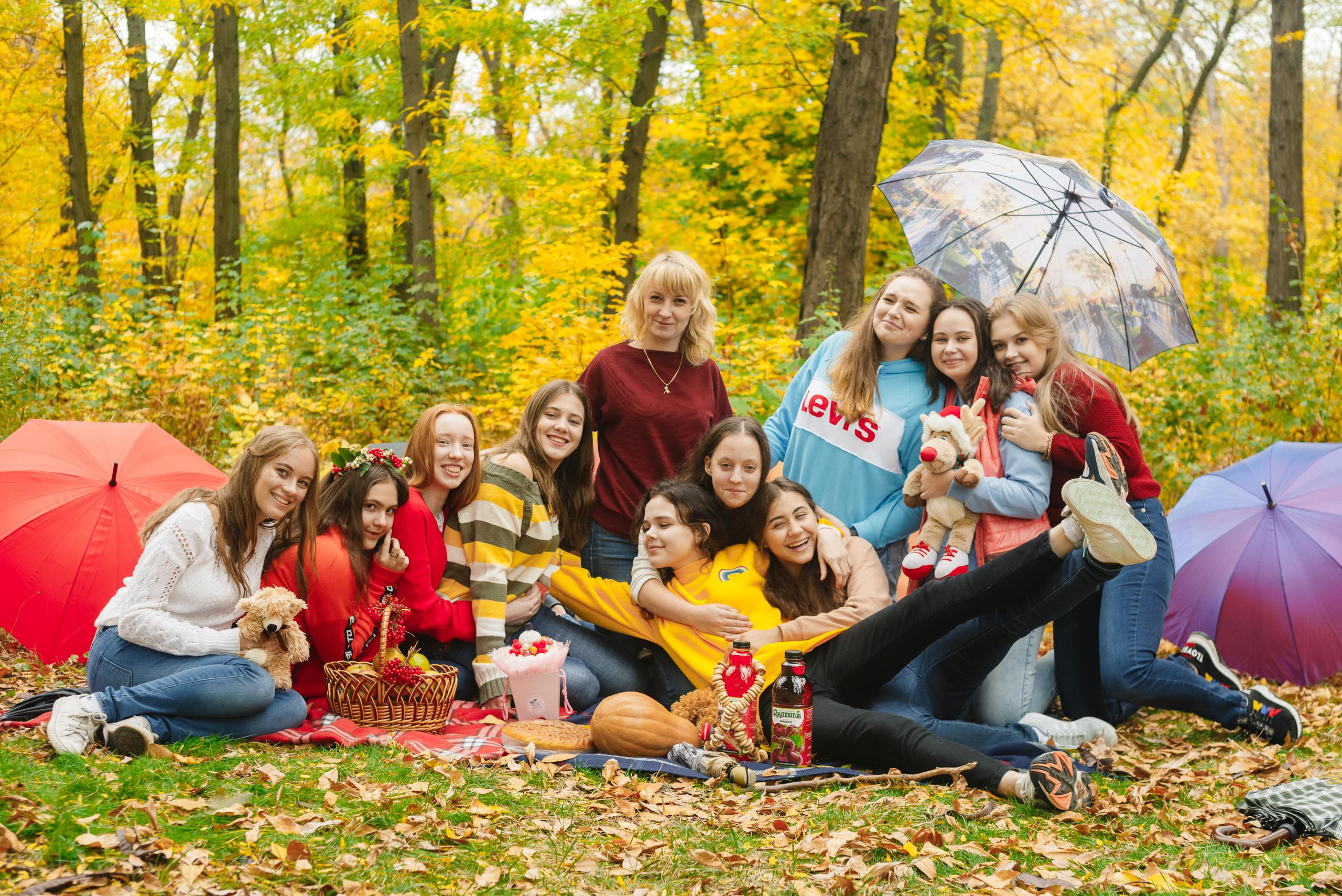 Уличная групповая съёмка. BookVa-выпускные альбомы