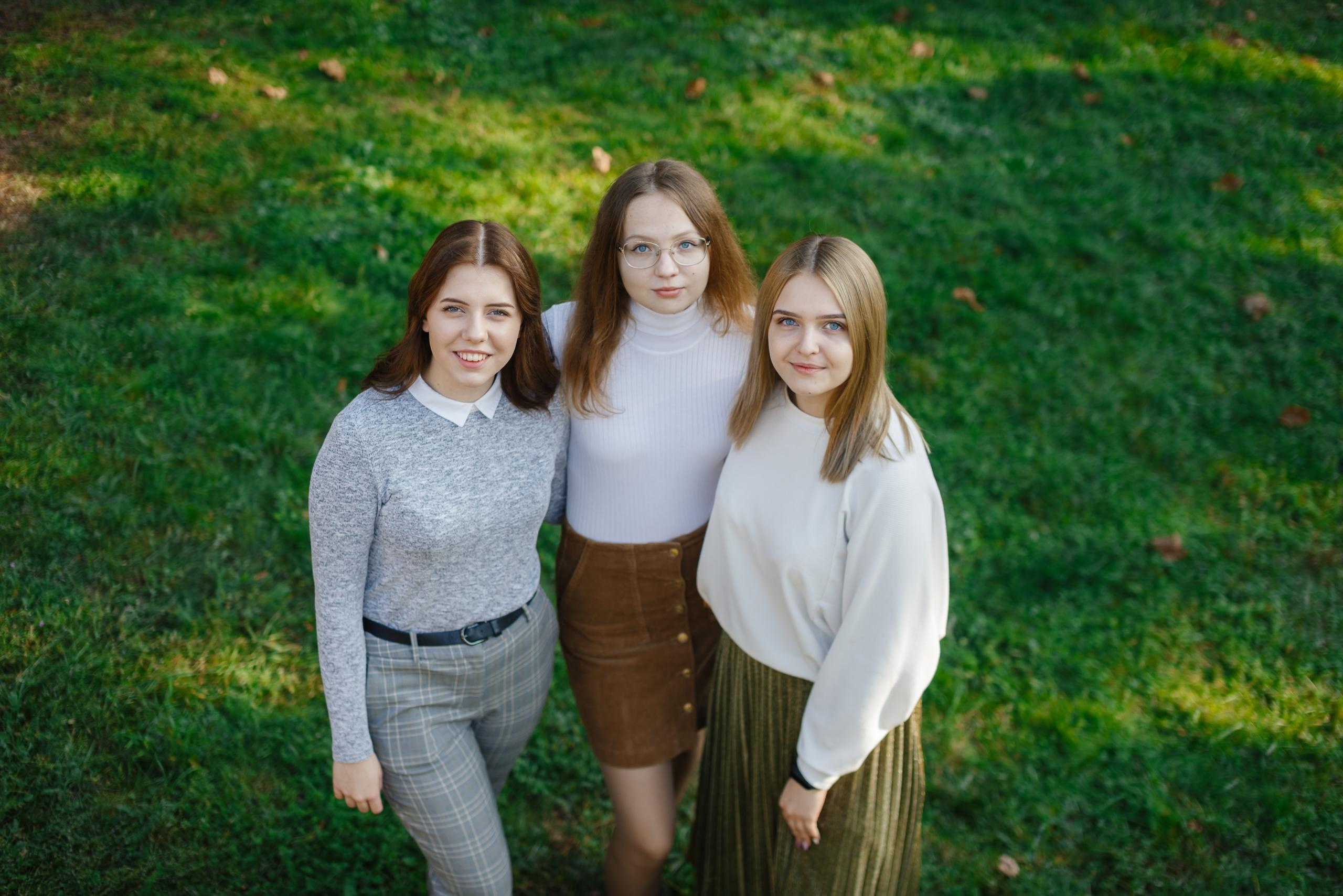 Уличная групповая съёмка. BookVa-выпускные альбомы