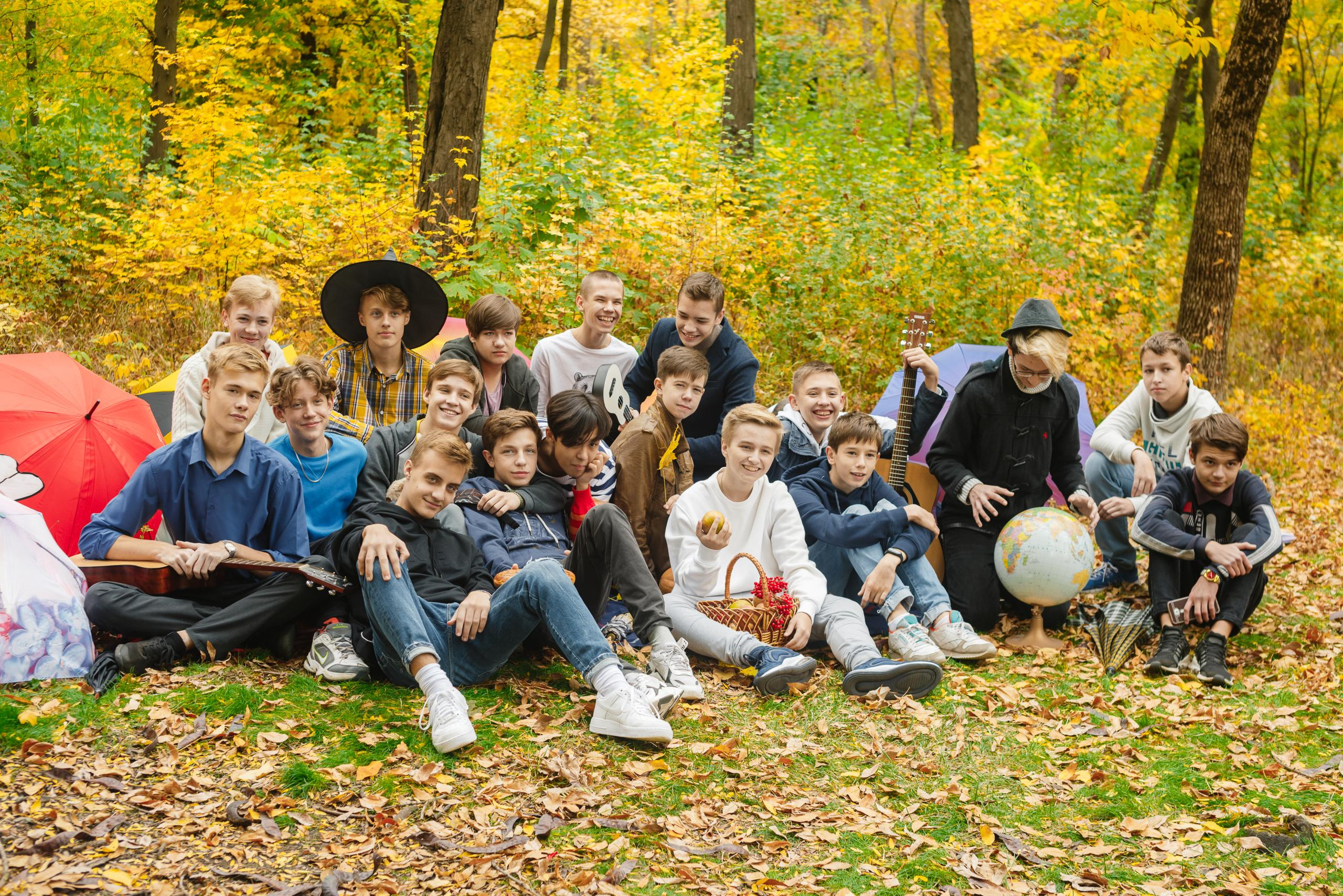 Уличная групповая съёмка. BookVa-выпускные альбомы