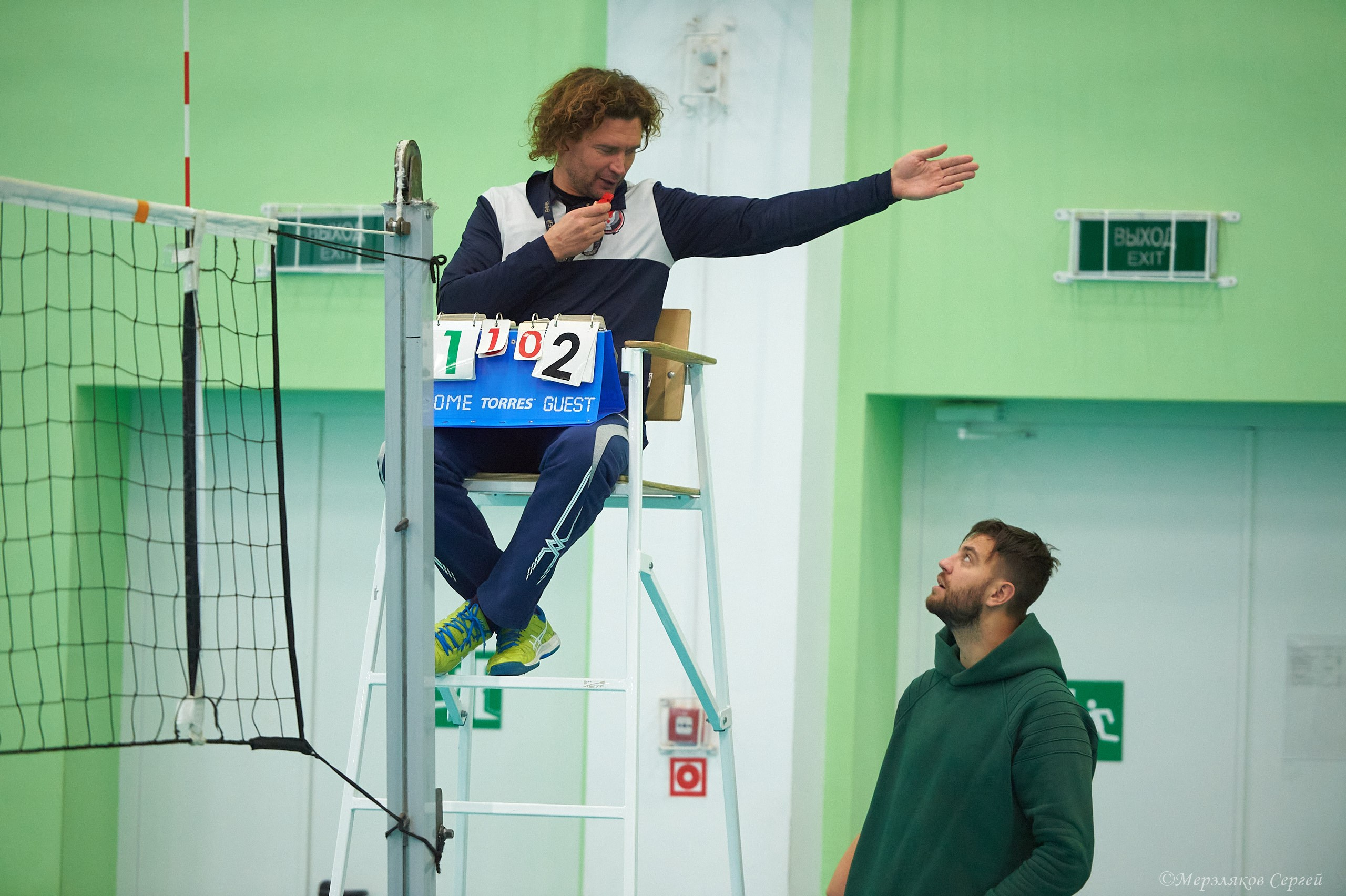 Новогодний волейбольный турнир. Ижевск. 16.12.23. Спортивный репортажный фотограф в Ижевске Сергей Мерзляков