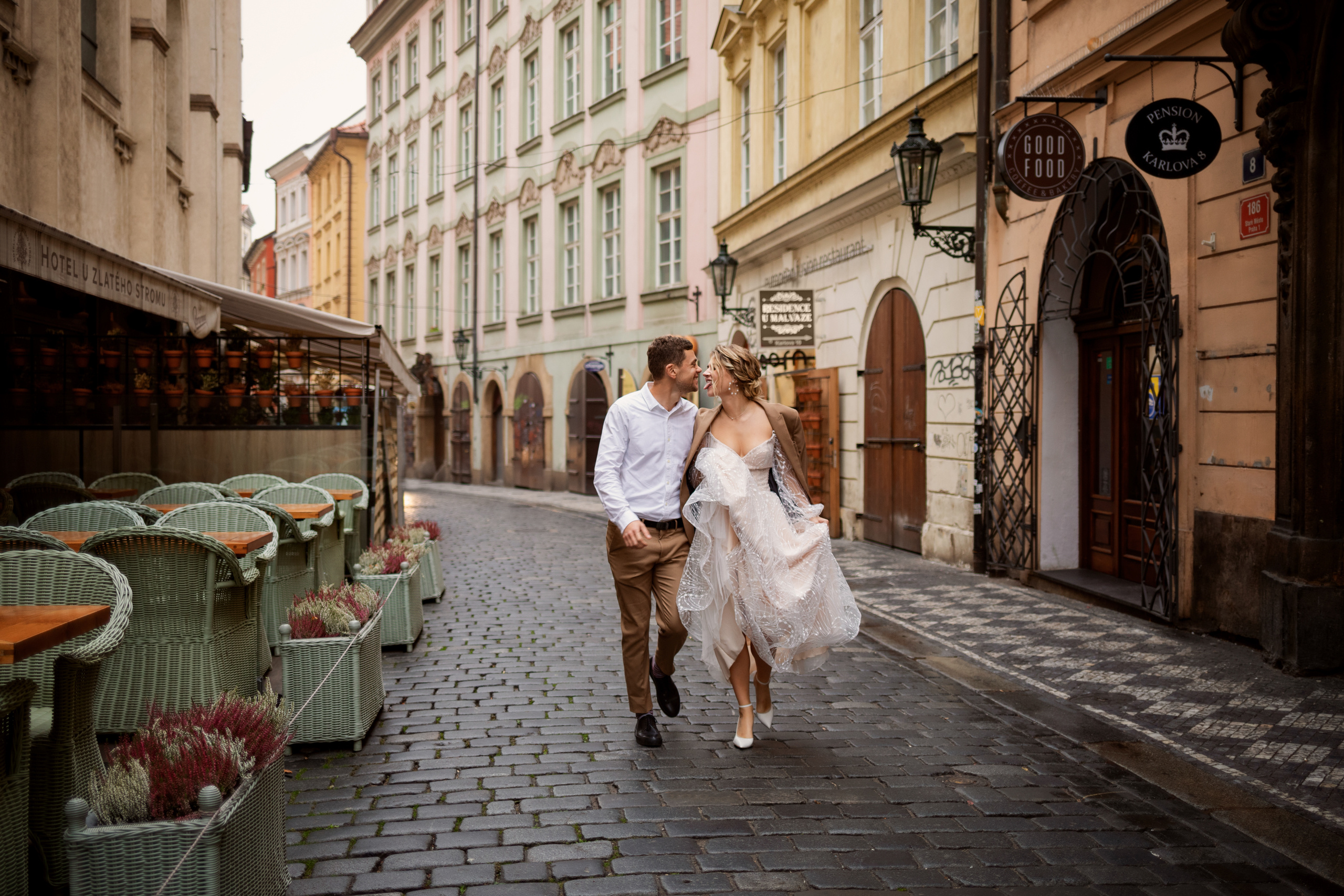 Елена и Максим. Свадебная съемка в Праге. Свадебный и семейный фотограф в Москве Евгения Лисина