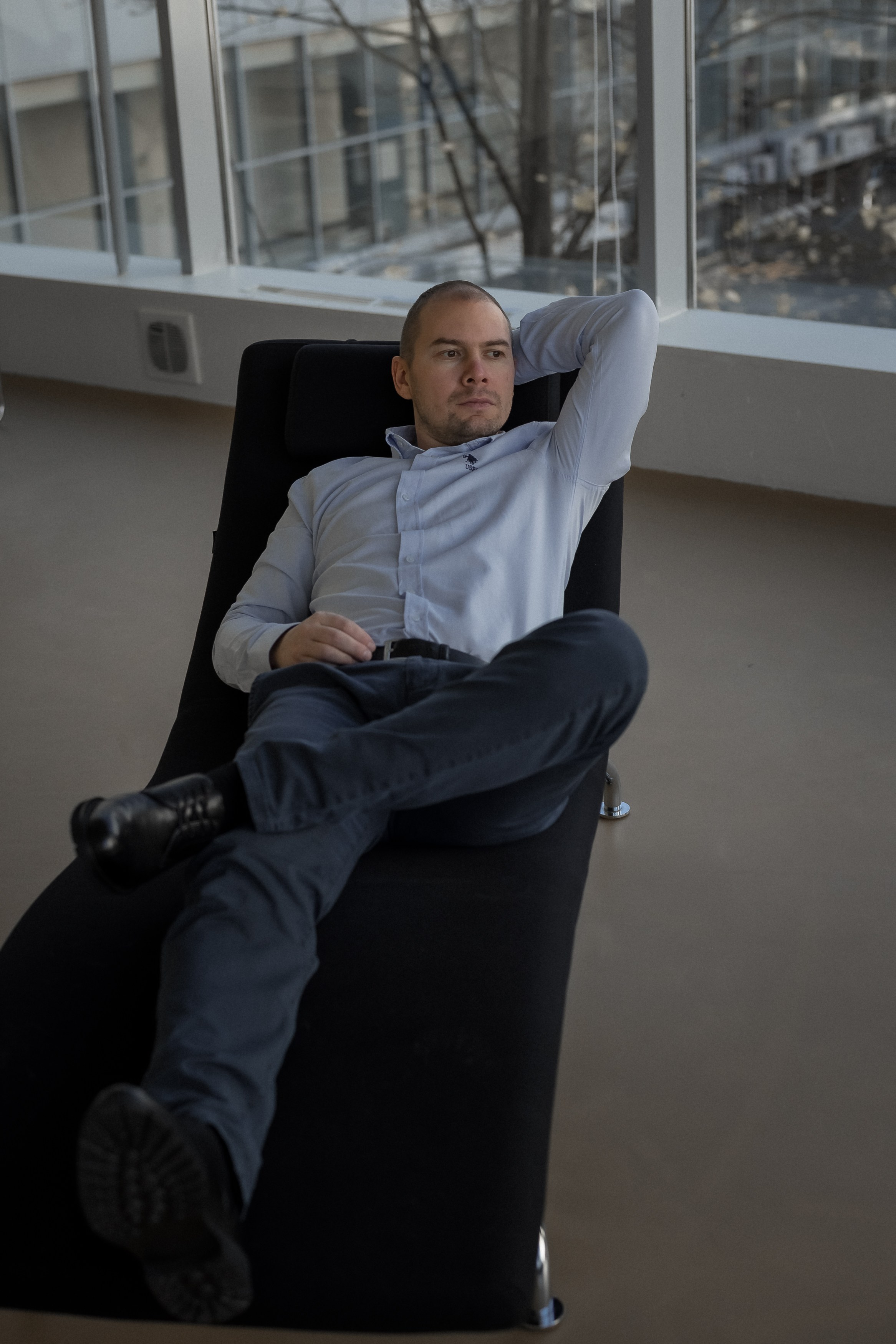 Бизнес портрет для руководителя. КОНТЕНТ |БРЕНД фотограф Санкт-Петербург — Жанна Олтаржевская