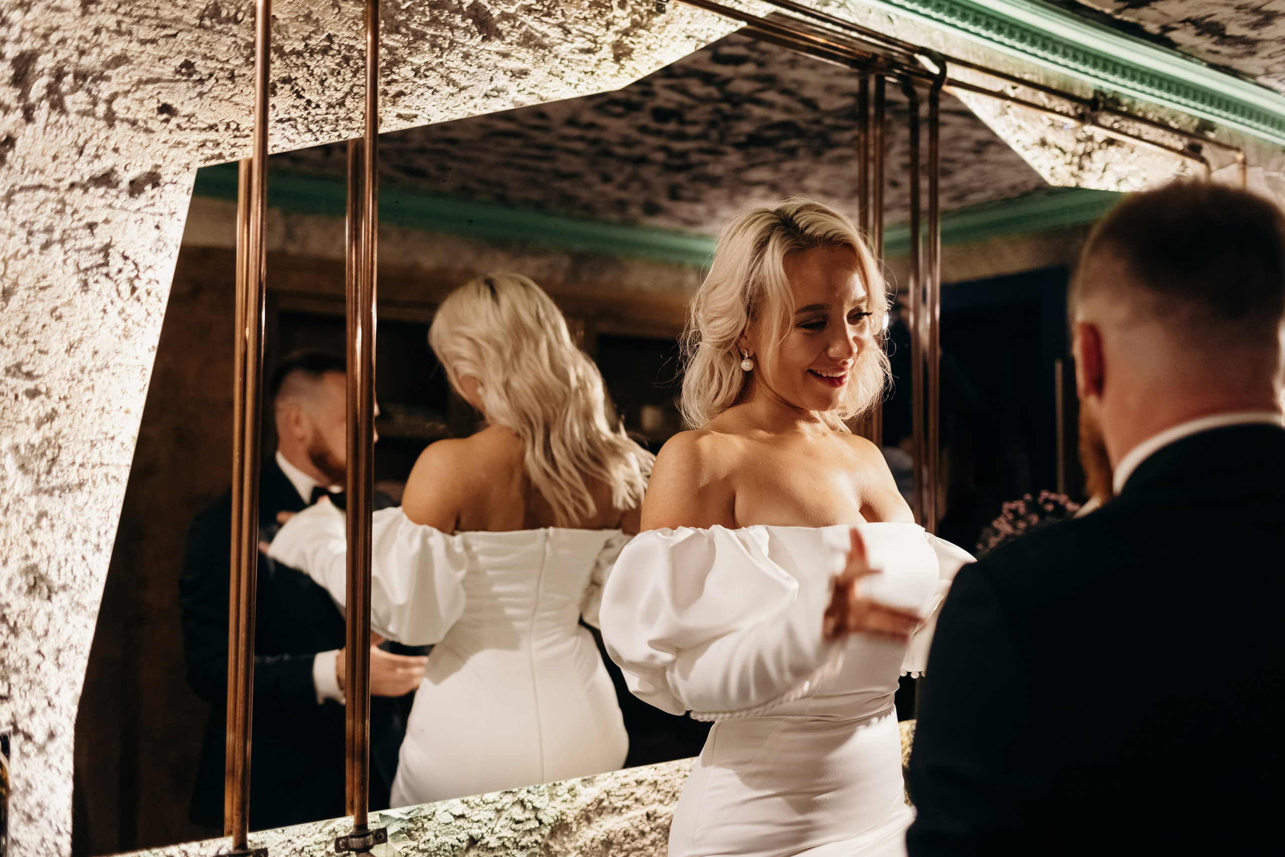 Александр и Елена (сборы, ресторан). Фотограф свадебный семейный в Красноярске Шукшина Наталья