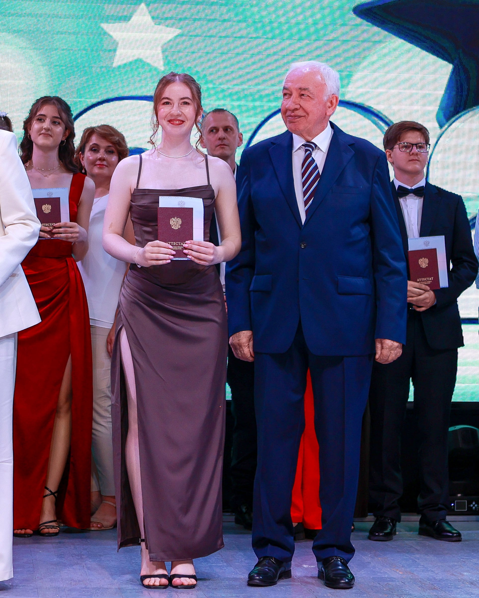 Вручение аттестатов 11 класс в Домодедовский лицей № 3. Выпускные альбомы и школьный фотограф в Подольске, Троицке, Щербинке, Москве и Московской области