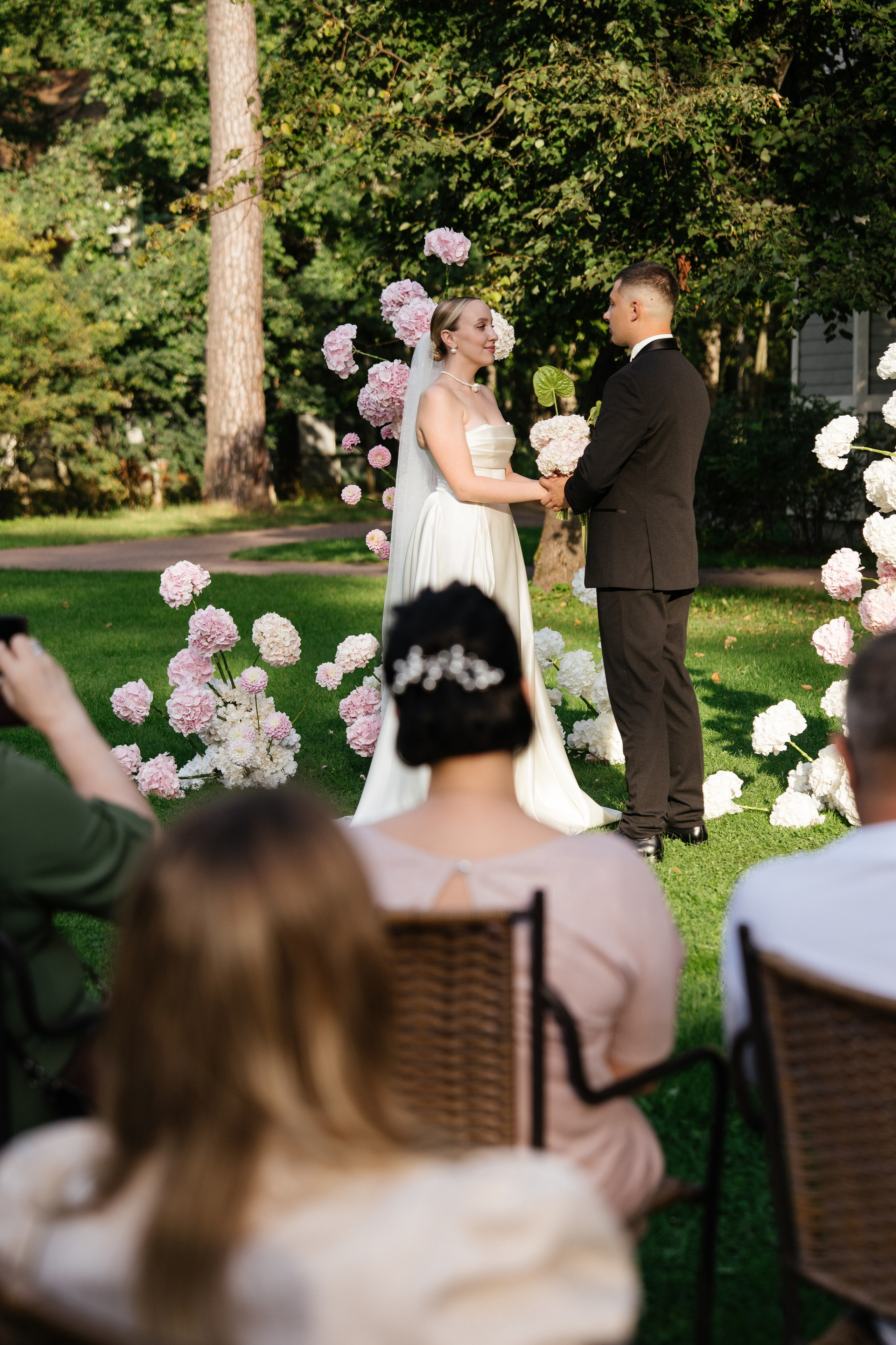 Юлия & Максим. Уютная свадьба в стиле современная классика на заливе. Свадебный фотограф организатор в Санкт-Петербурге Ассоль Опарина