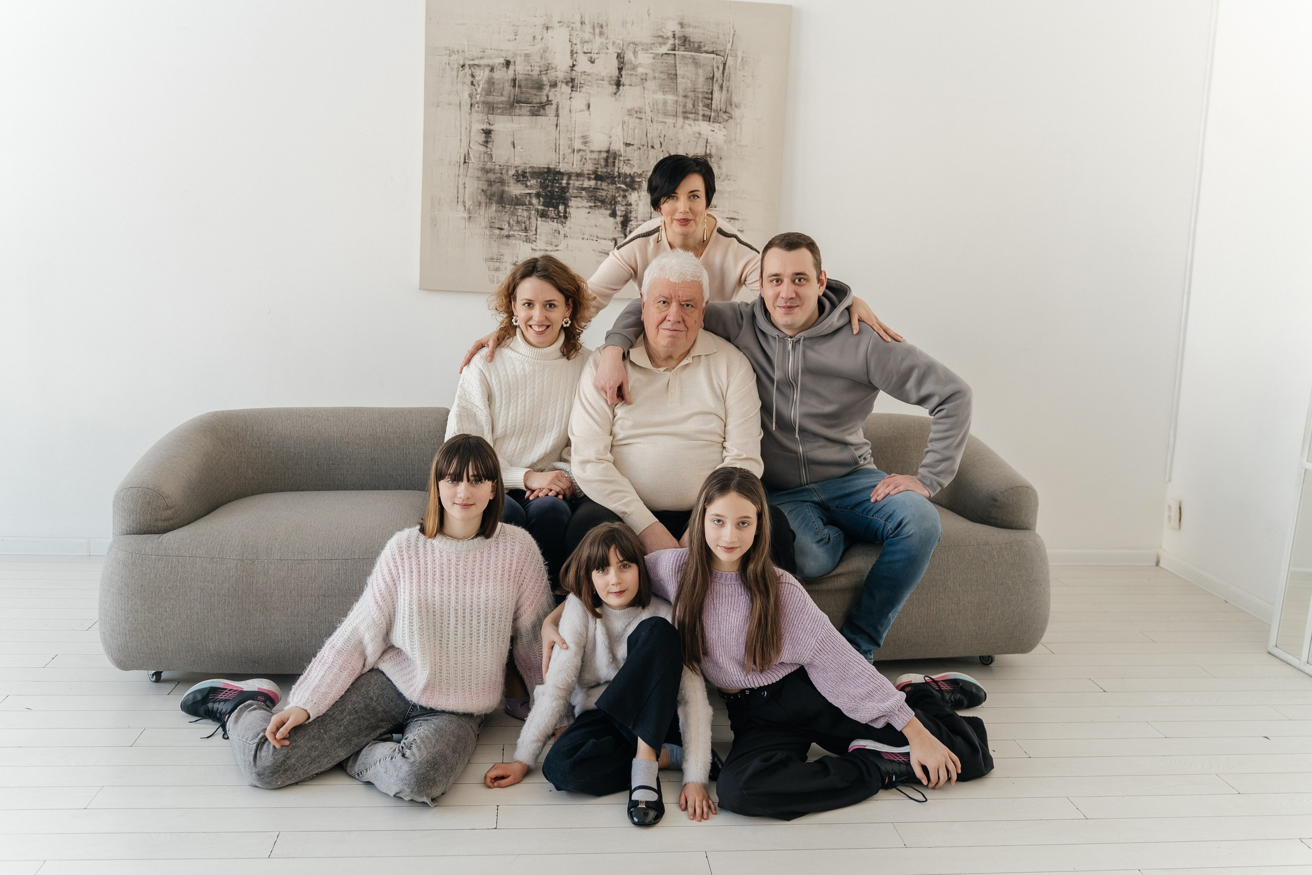 Фотосессия большой семьи в фотостудии. Свадебный фотограф в Дмитрове