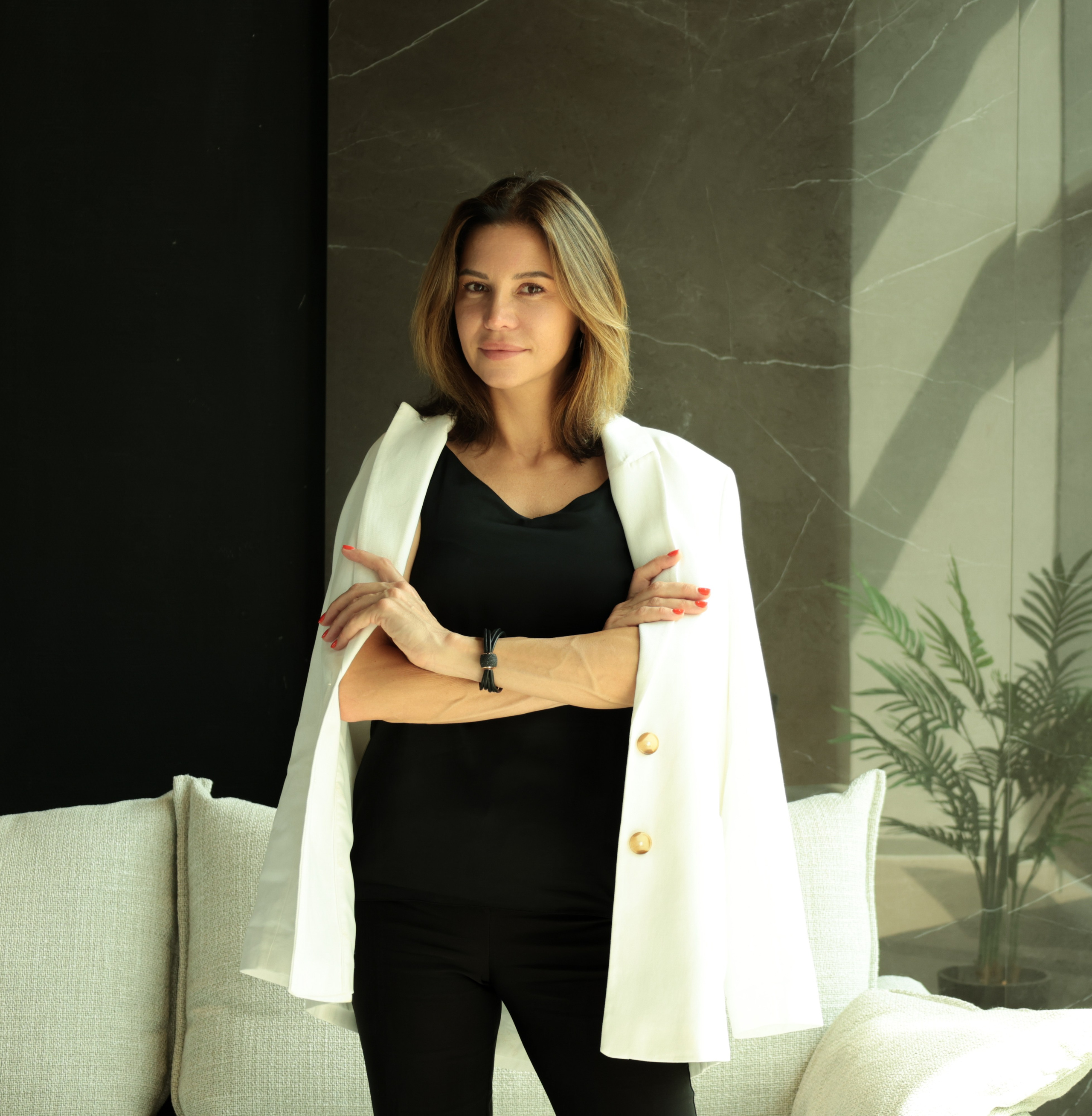 Портретная съёмка на визитку в мебельном салоне Decona. Tatiana Shumskaya