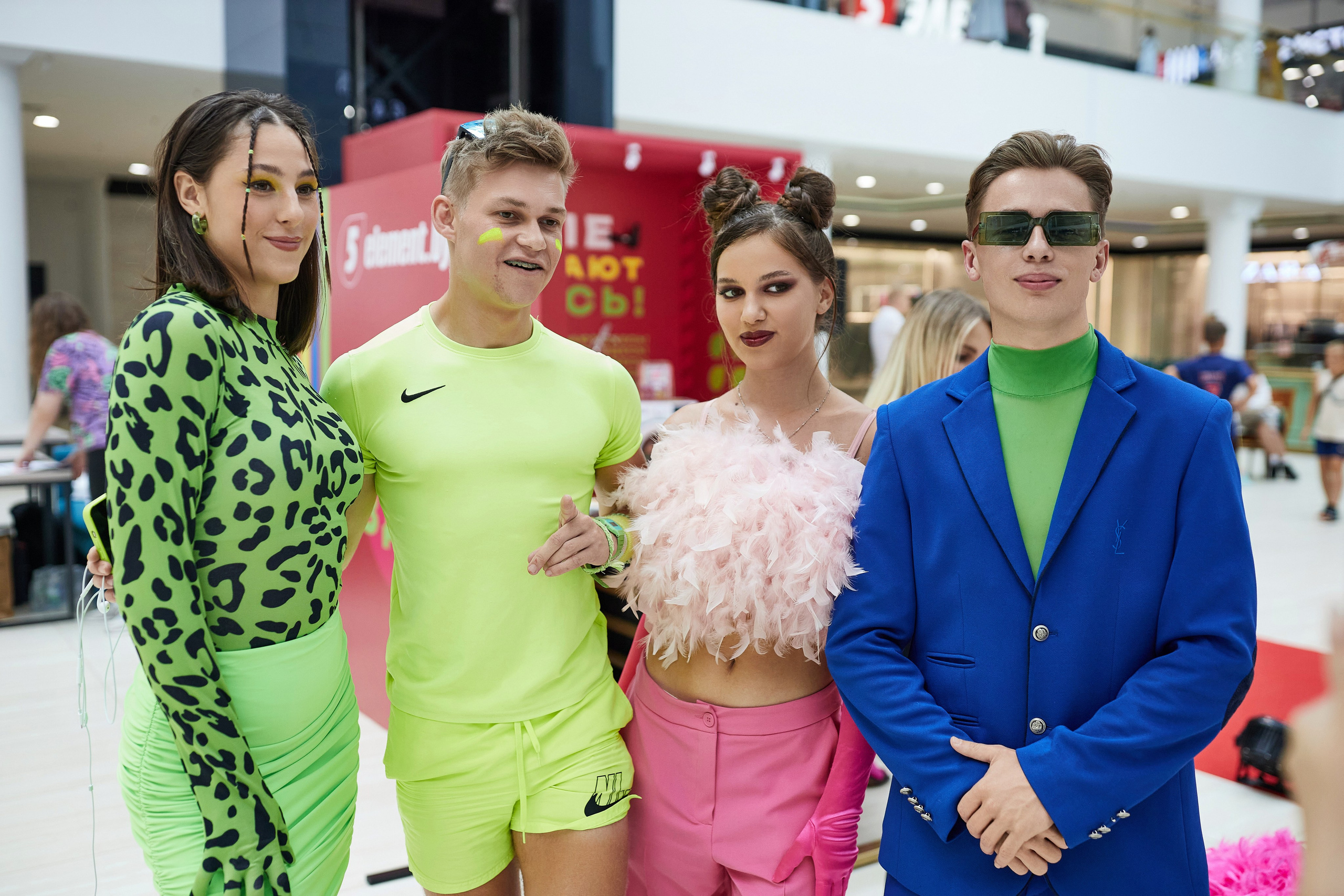 5 элемент-ЯРКИЕ ПОКУПАЮТ ЗДЕСЬ. Репортажный фотограф в Минске. Алексей Матюшков