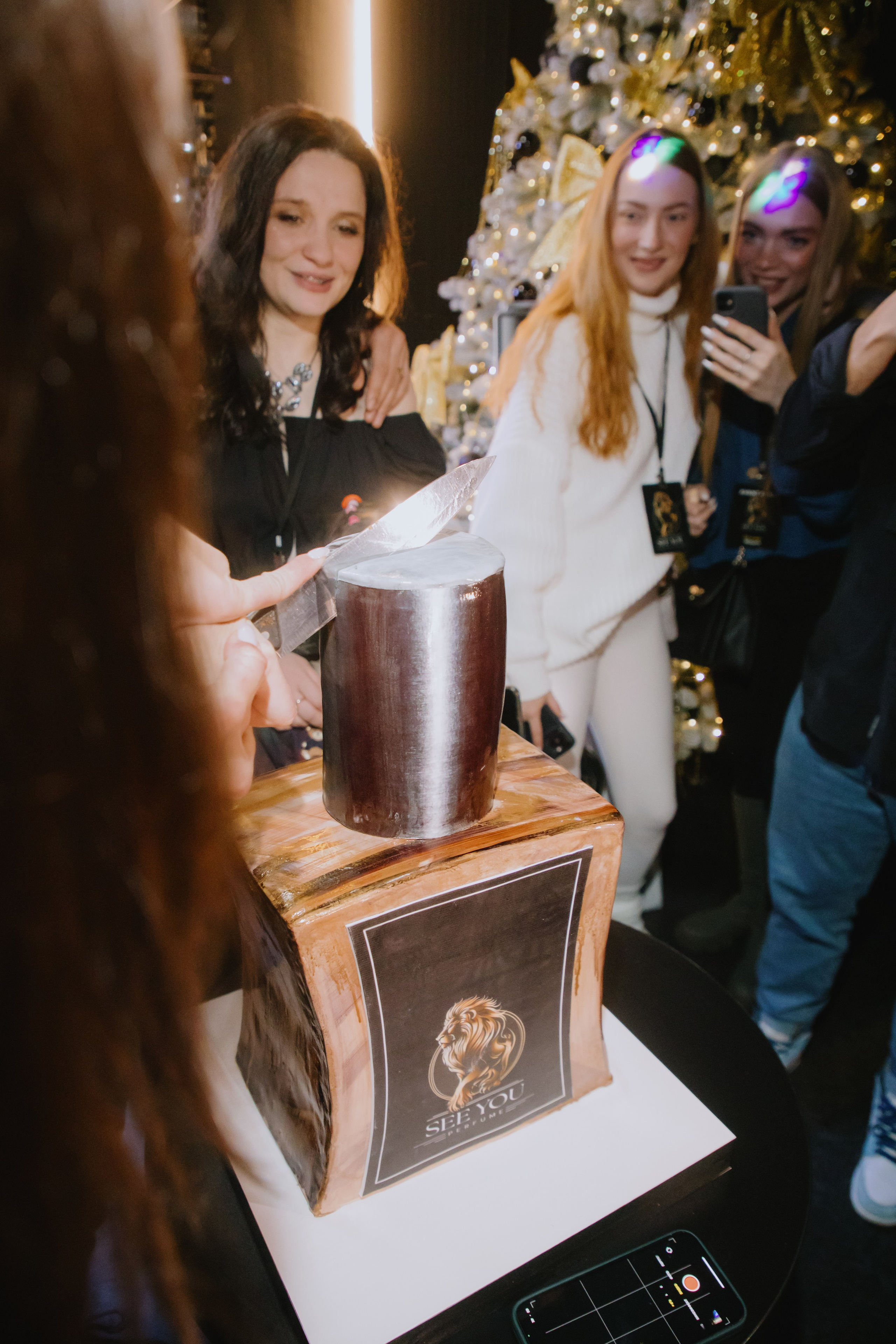 See `You Perfume. Фотограф в Москве и Санкт-Петербурге Дарина