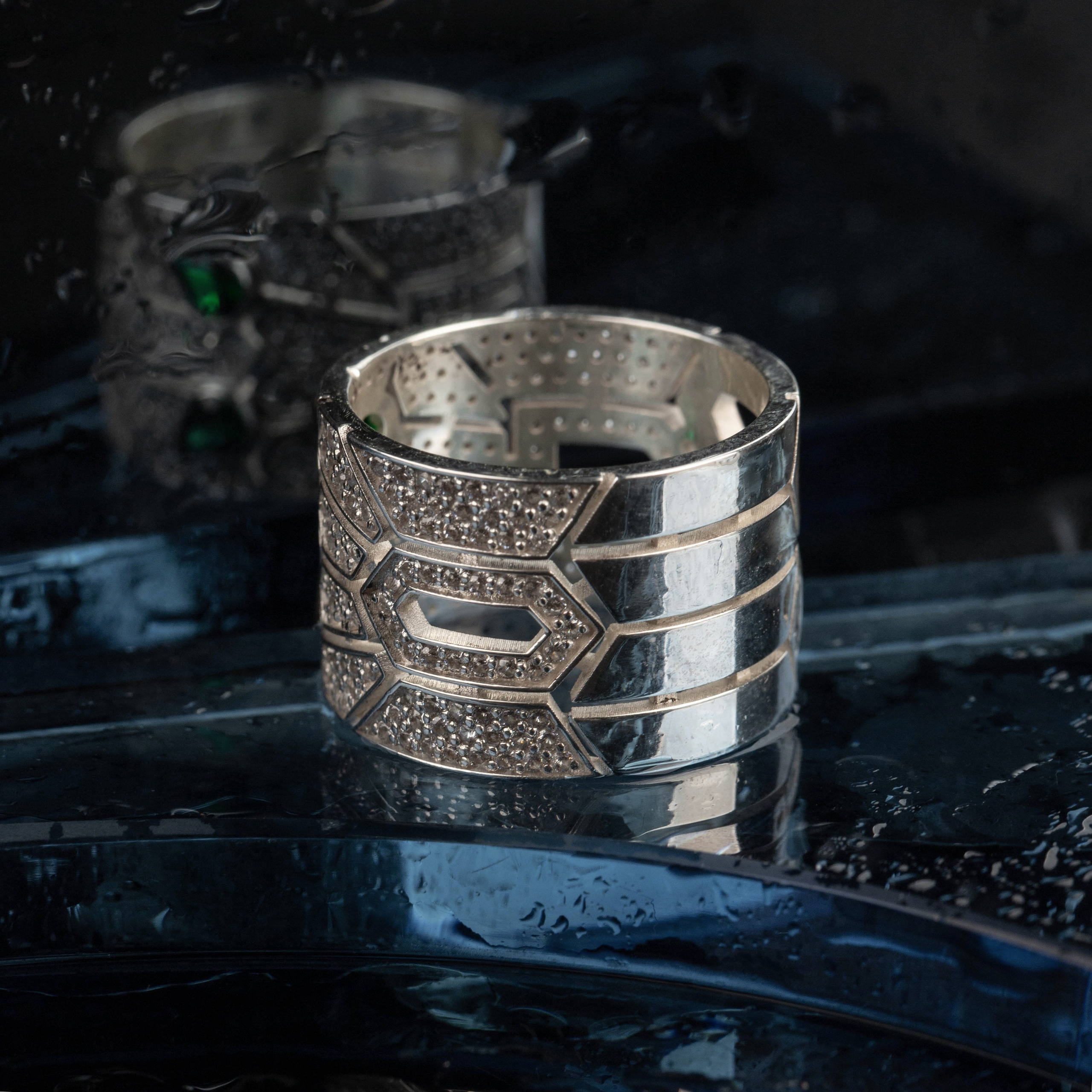 Ювелирные украшения. Предметный фотограф в Крыму Ольга Шестакова