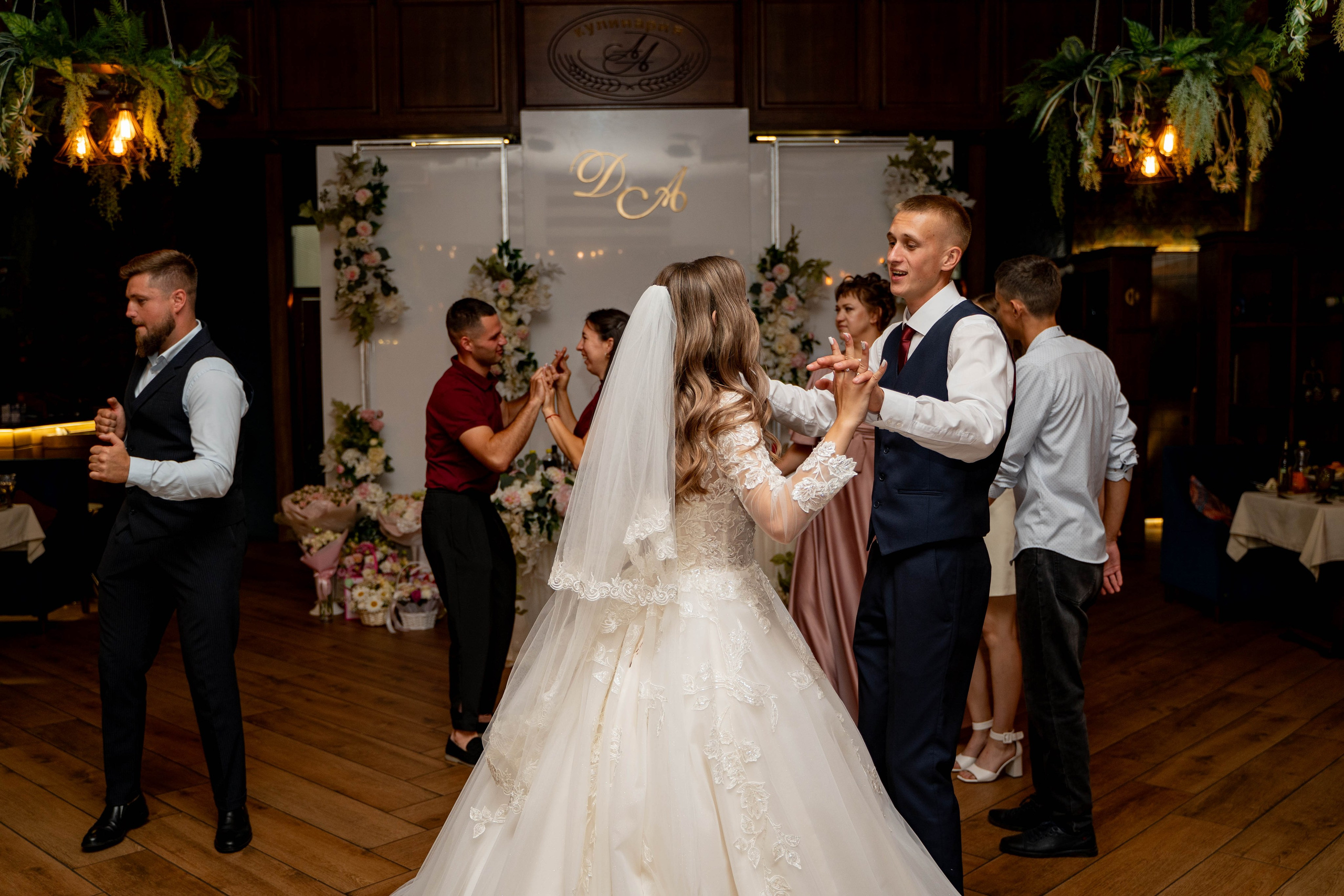 Данил и Анастасия. Видеосьемка, фотосьемка свадеб, юбилеев, утренников в Краснодарском кр