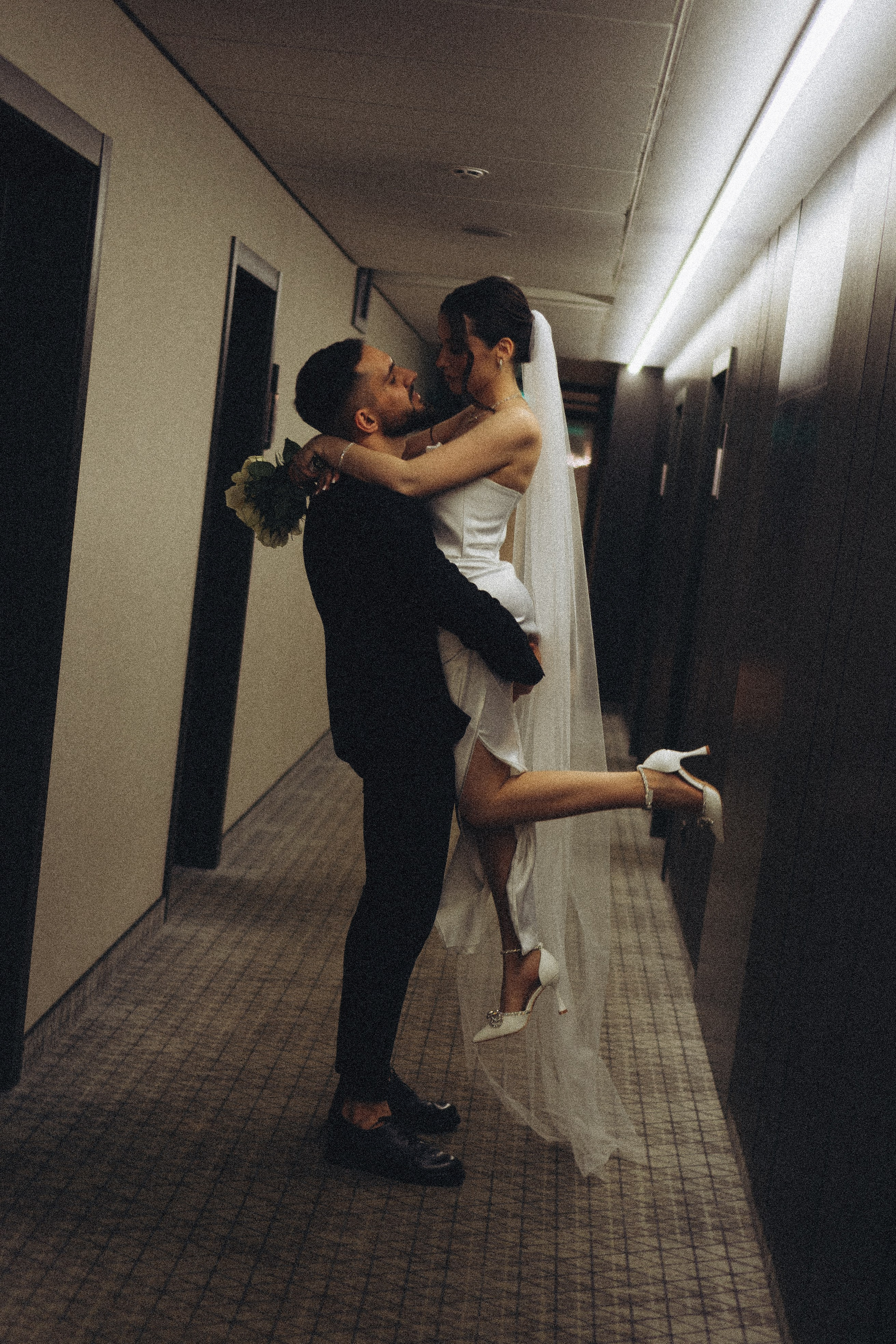 СВАДЕБНАЯ СЬЕМКА СБОРОВ ЖЕНИХА И НЕВЕСТЫ В ОТЕЛЕ И ТАКЖЕ ФОТОСЕССИИЯ В ОТЕЛЕЕ МЕГАПОЛИС БРЯНСК. Профессиональный фотограф, Санкт-Петербург — Виктория Богомолова