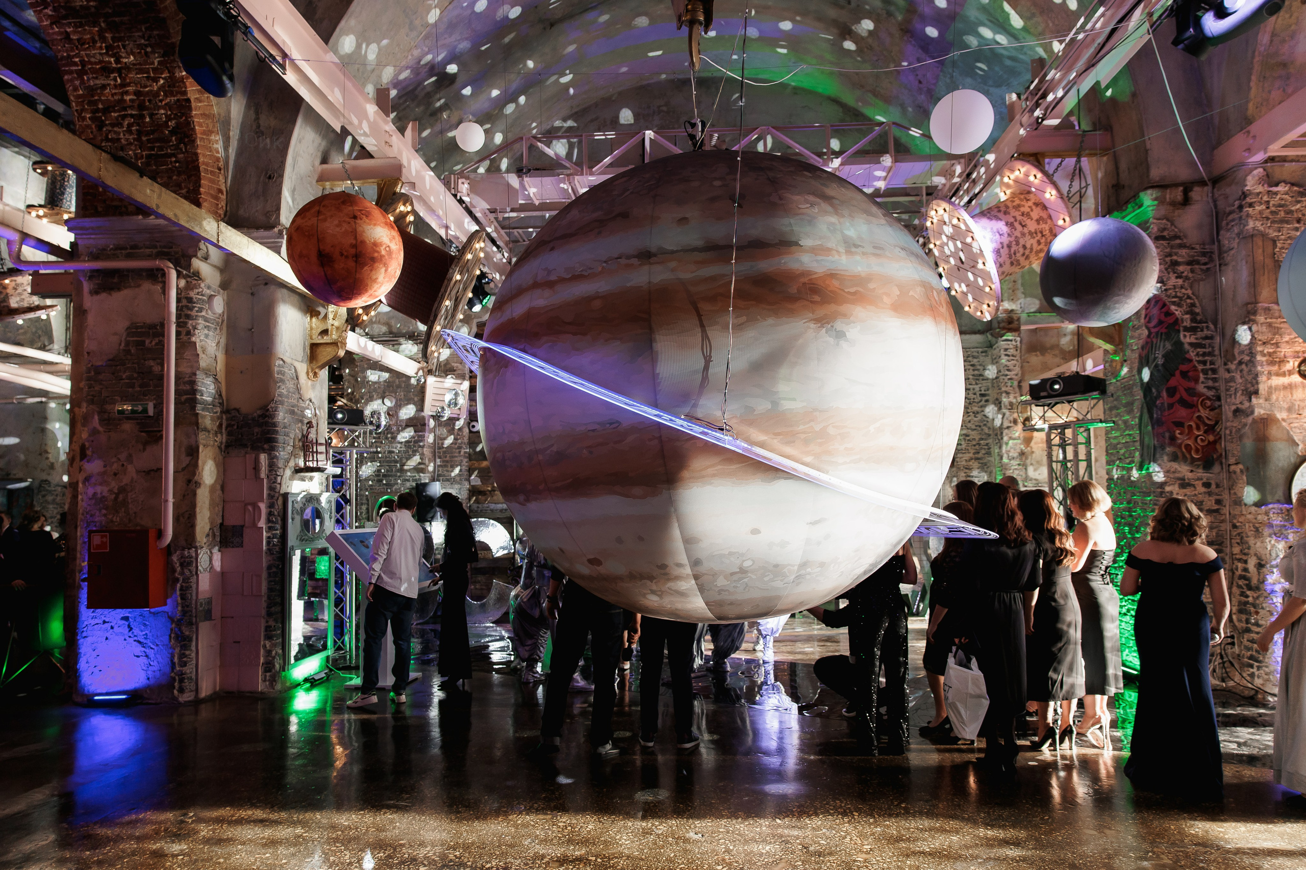 Вселенная ADM — 30 лет