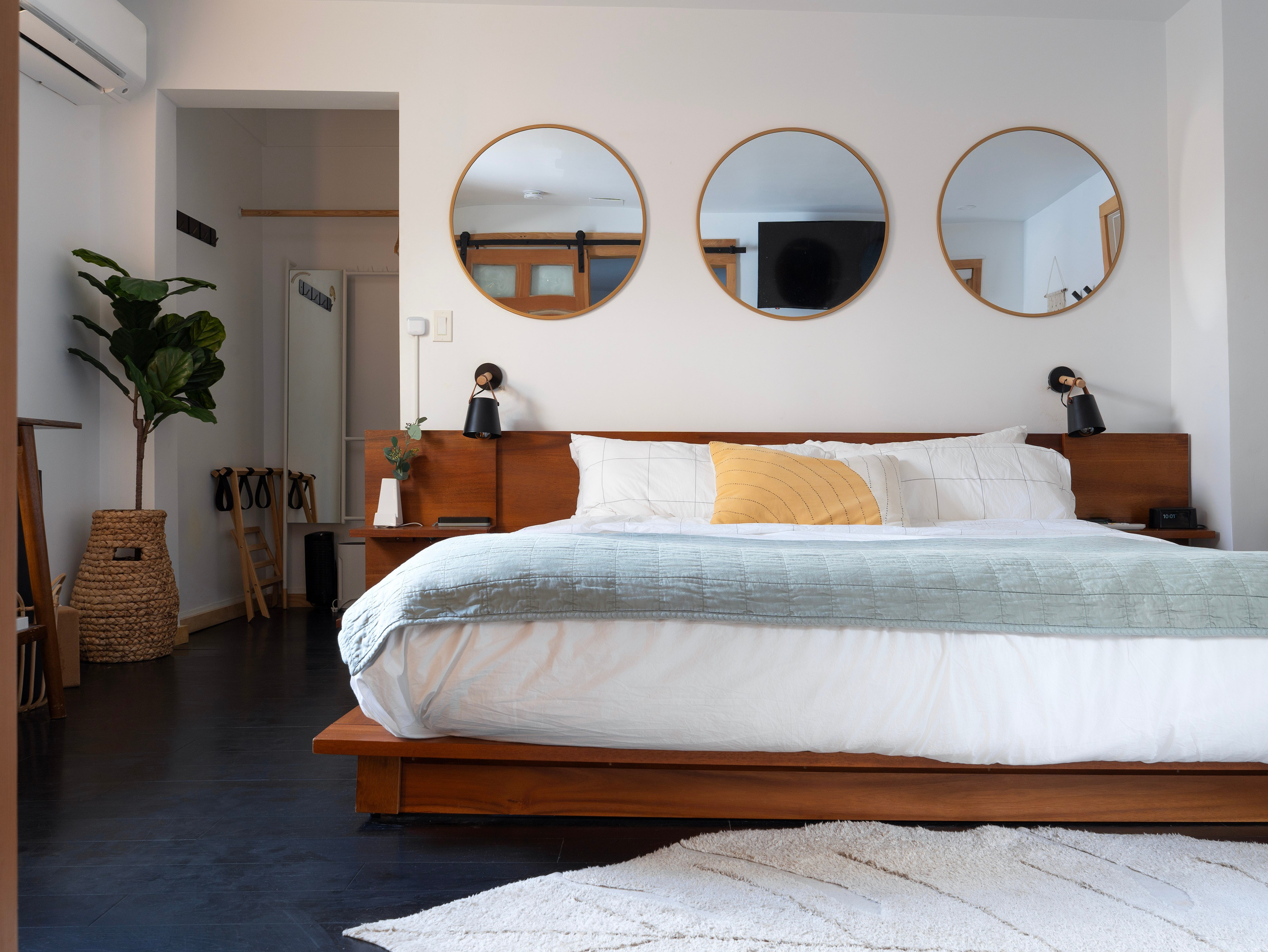 Interiors. Portrait and food photographer Sergei Sterling