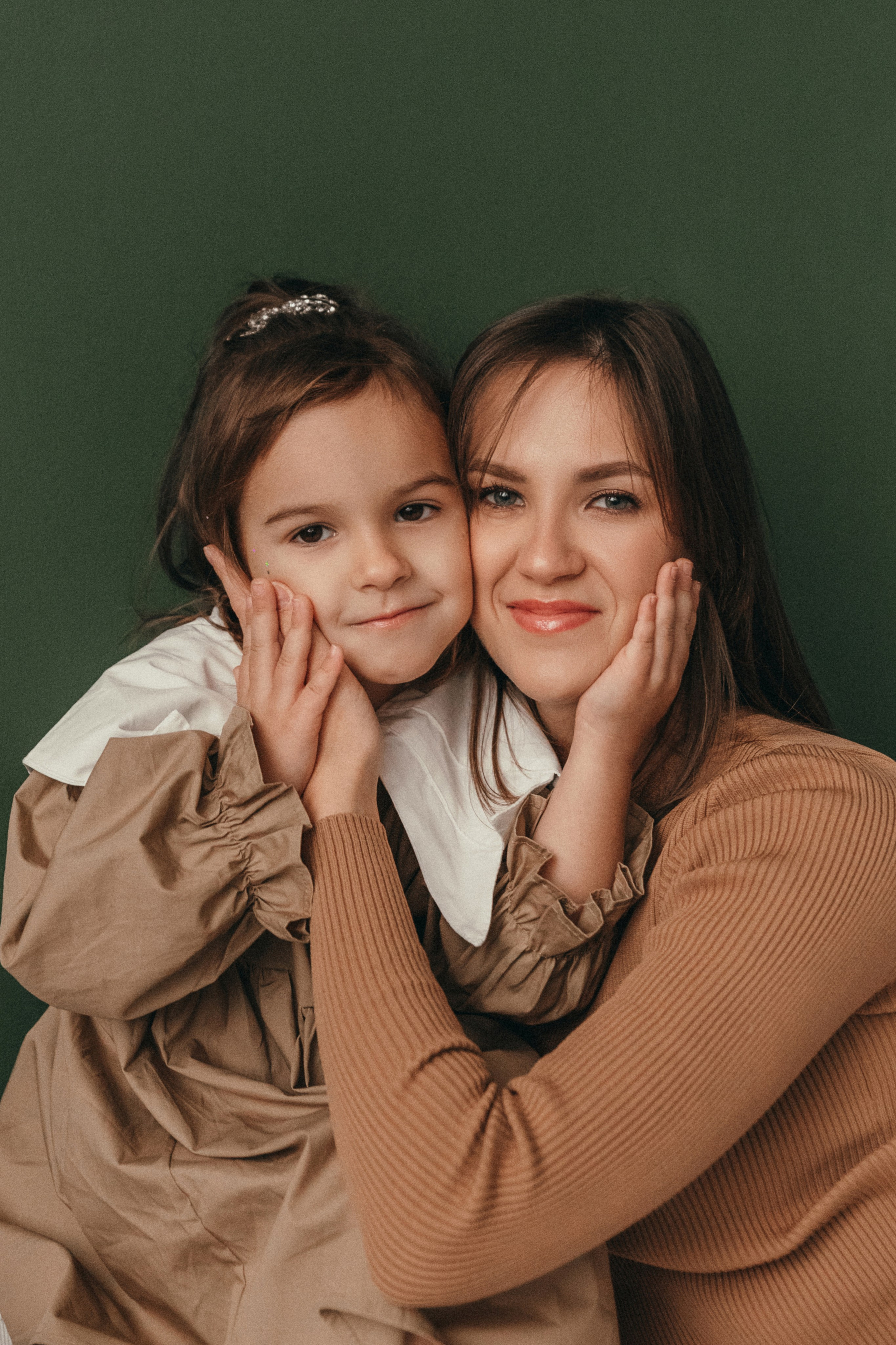Карина и София. Семейный фотограф • Домашние съемки в Нижнем Новгороде