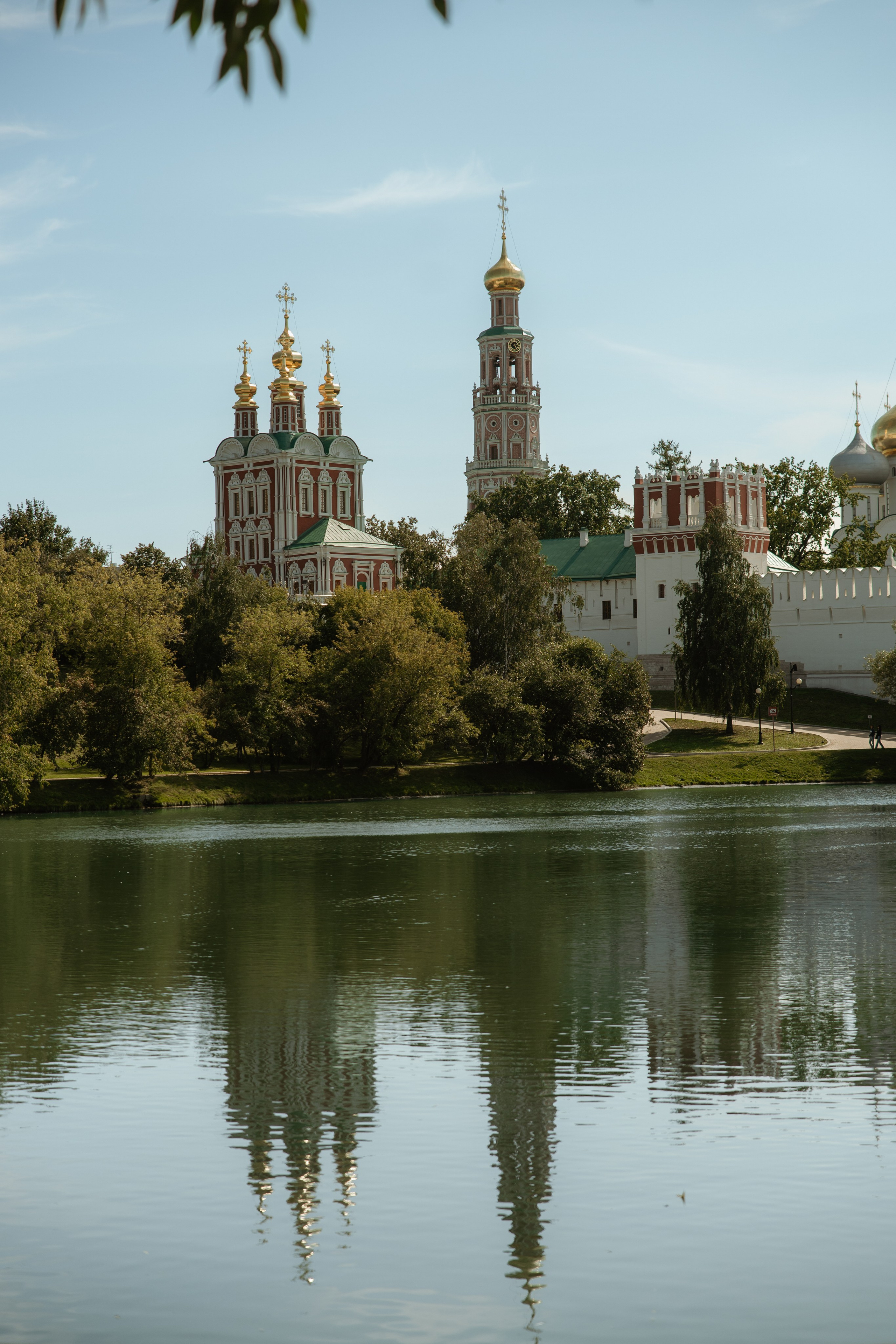 Крещение Машеньки в Новодевичьем монастыре. Семейный фотограф Москва детский фотограф Одинцово фотосессия беременности Рогачева Екатерина
