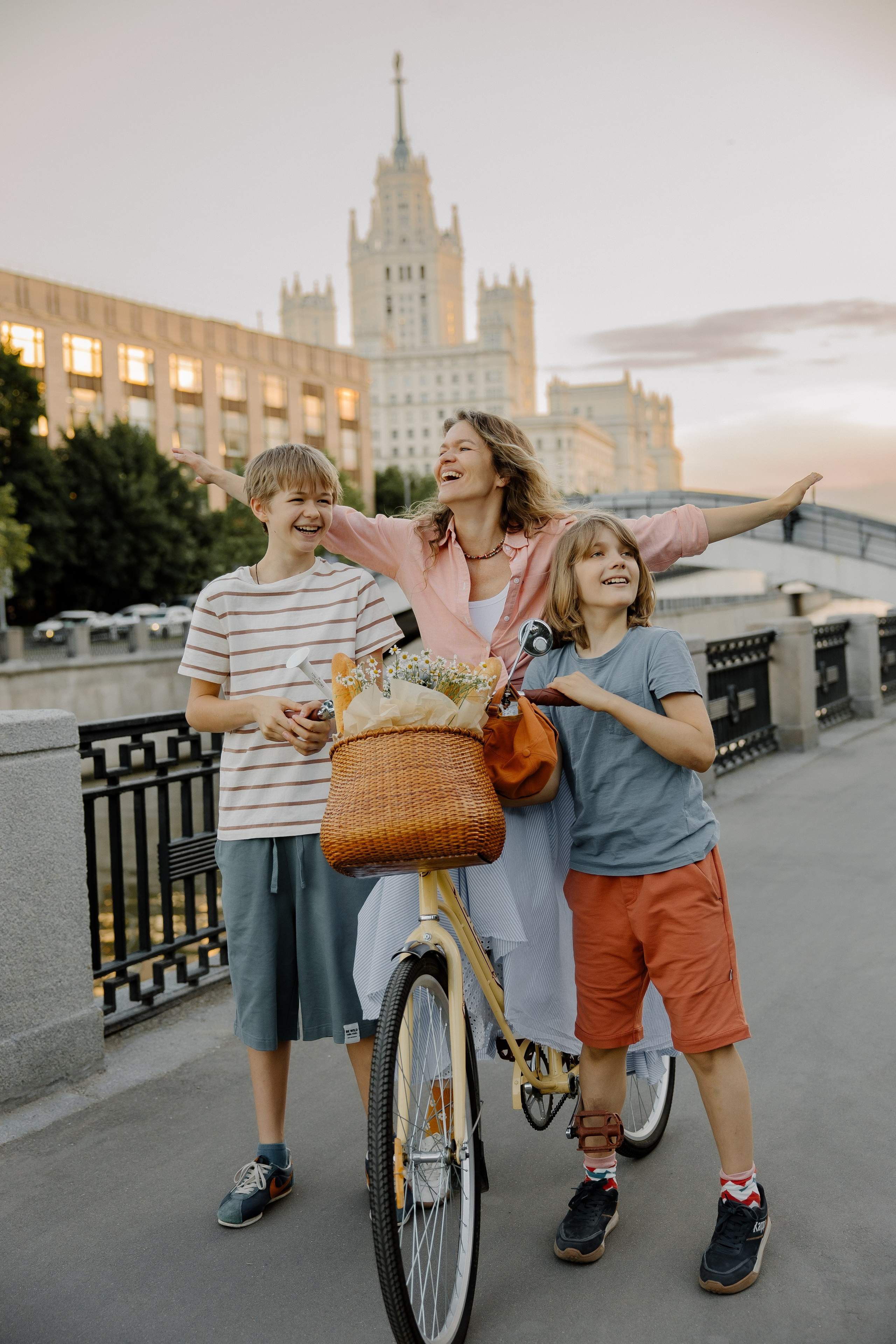 А я иду, шагаю по Москве. Семейный фотограф Москва детский фотограф Одинцово фотосессия беременности Рогачева Екатерина