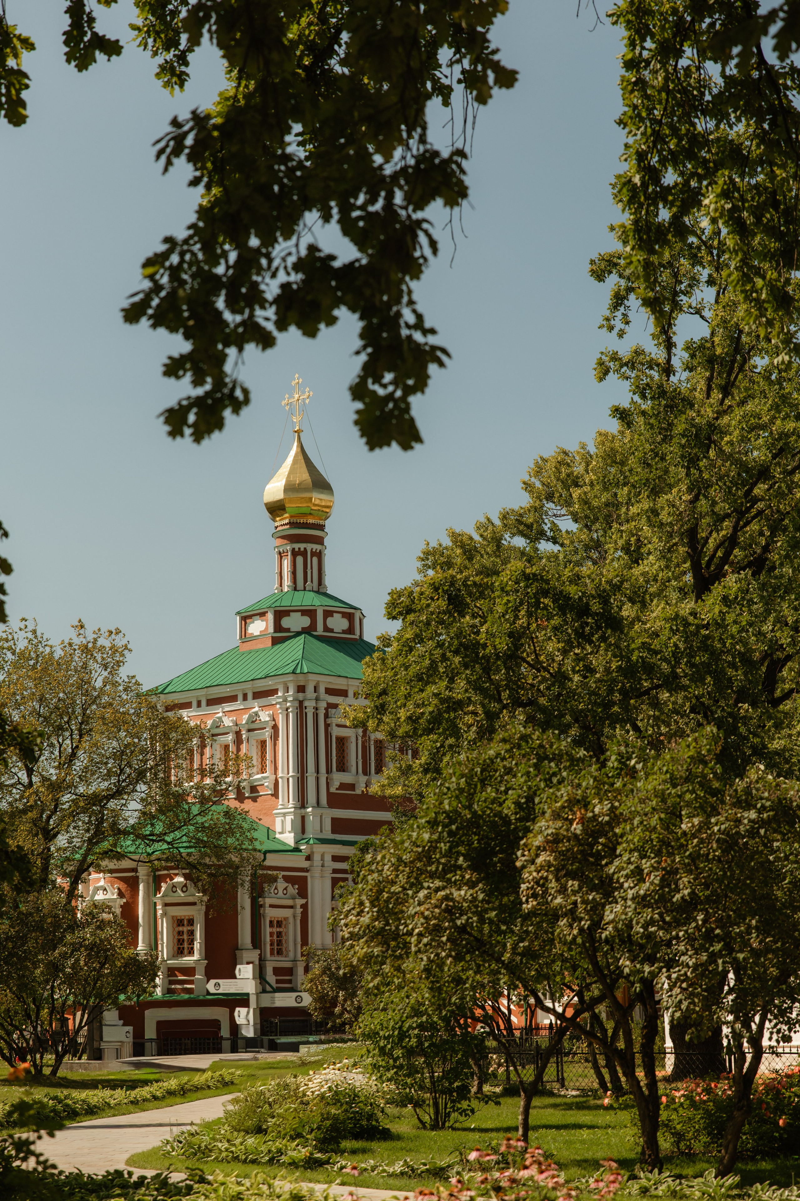 Крещение Машеньки в Новодевичьем монастыре. Семейный фотограф Москва детский фотограф Одинцово фотосессия беременности Рогачева Екатерина