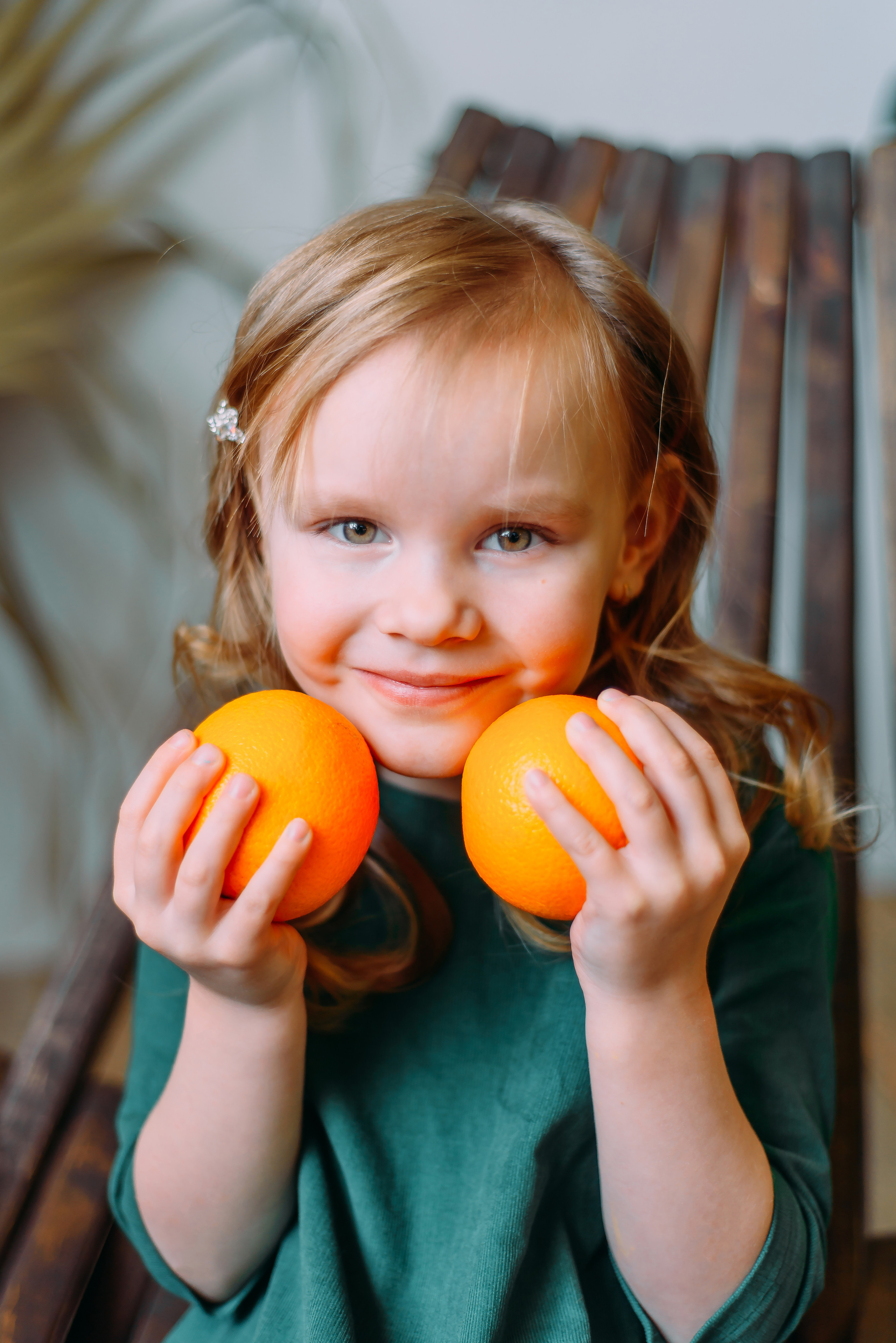 Стася и Алиса с динозаврами. Детский и семейный фотограф Эльмира Веселова