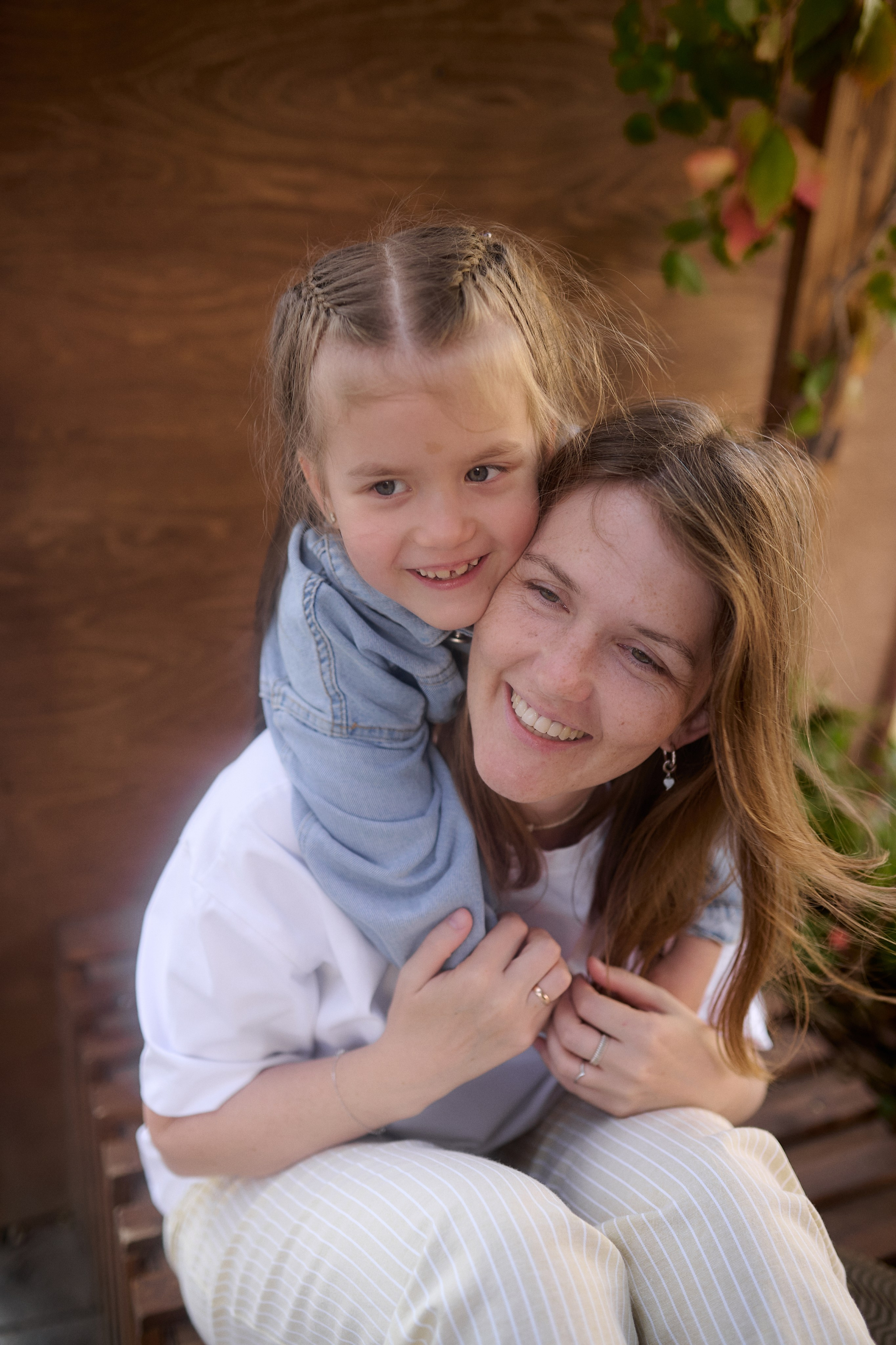 Катя и Ника. Прогулка по Новому Арбату. Семейный и свадебный lifestyle-фотограф в Москве Мария Петрова