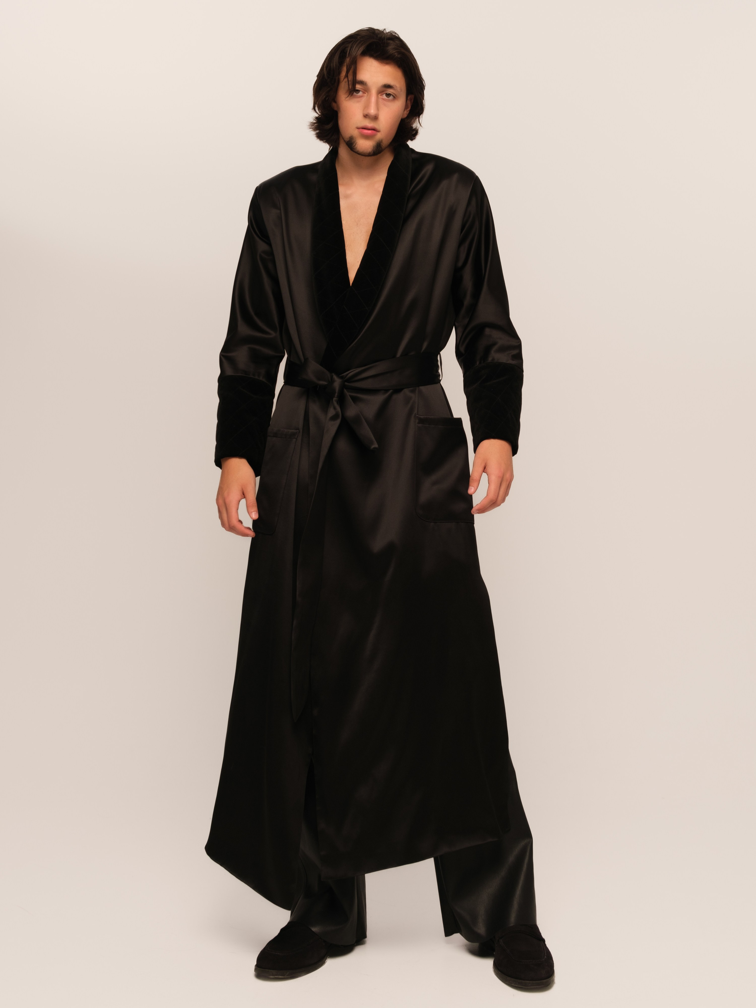 ZHAKOVA BRAND каталог. Мари — фотограф и видеограф из Москвы