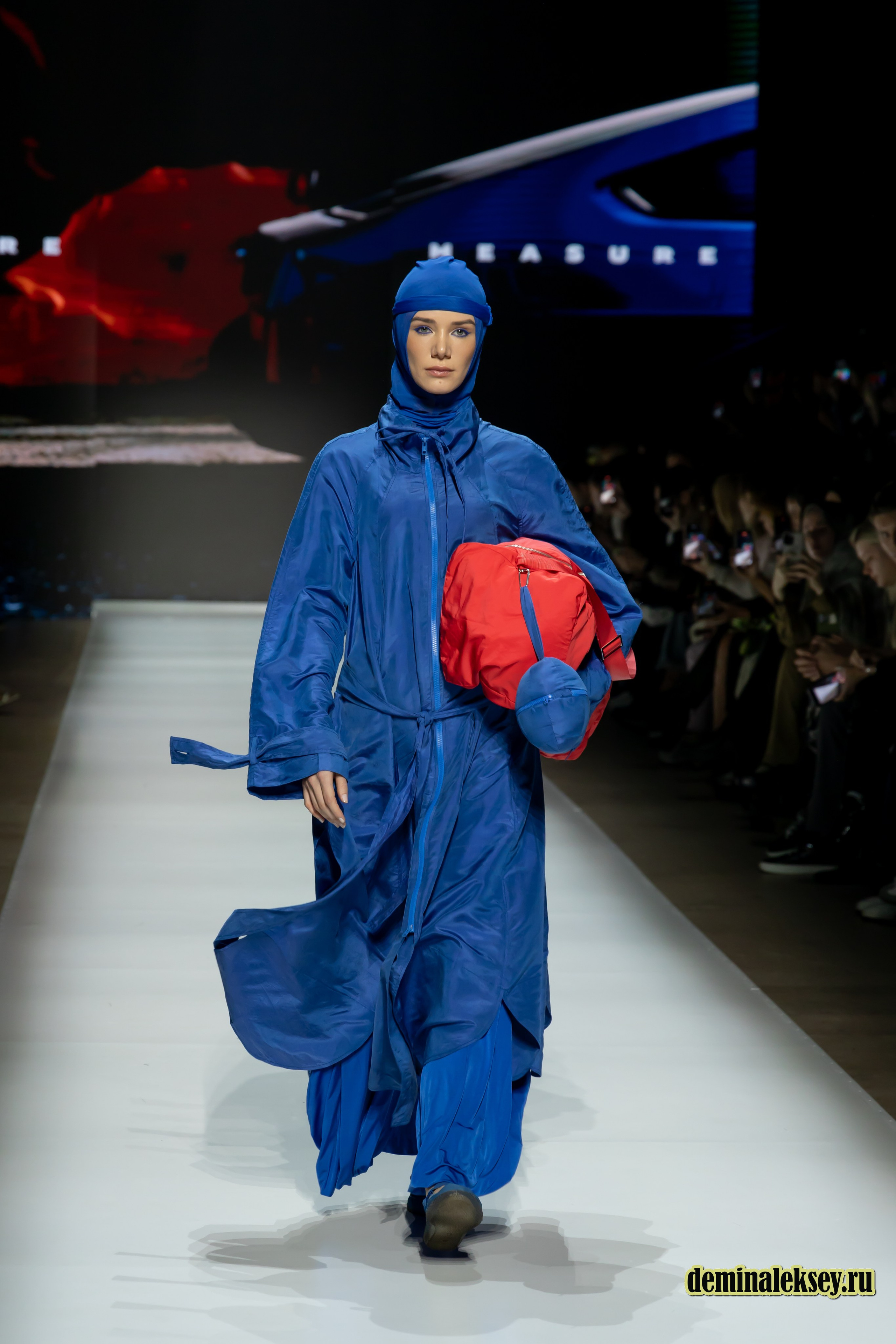 Московская неделя моды 2024 4 октября дизайнер Measure Махачкала. Репортажный, семейный и студийный фотограф в Москве Демин Алексей