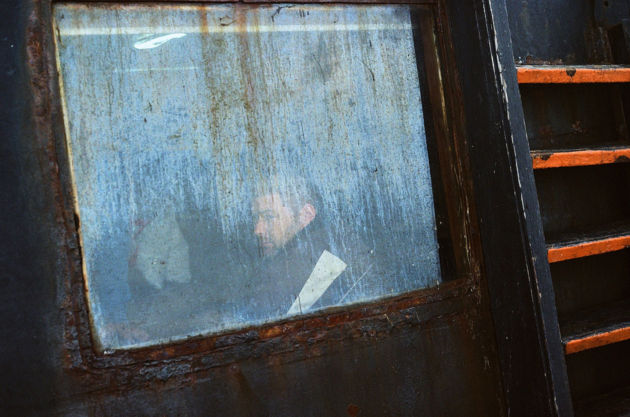 Teriberka. The Other Pavel Potseluev — film photography and mastery of meat business