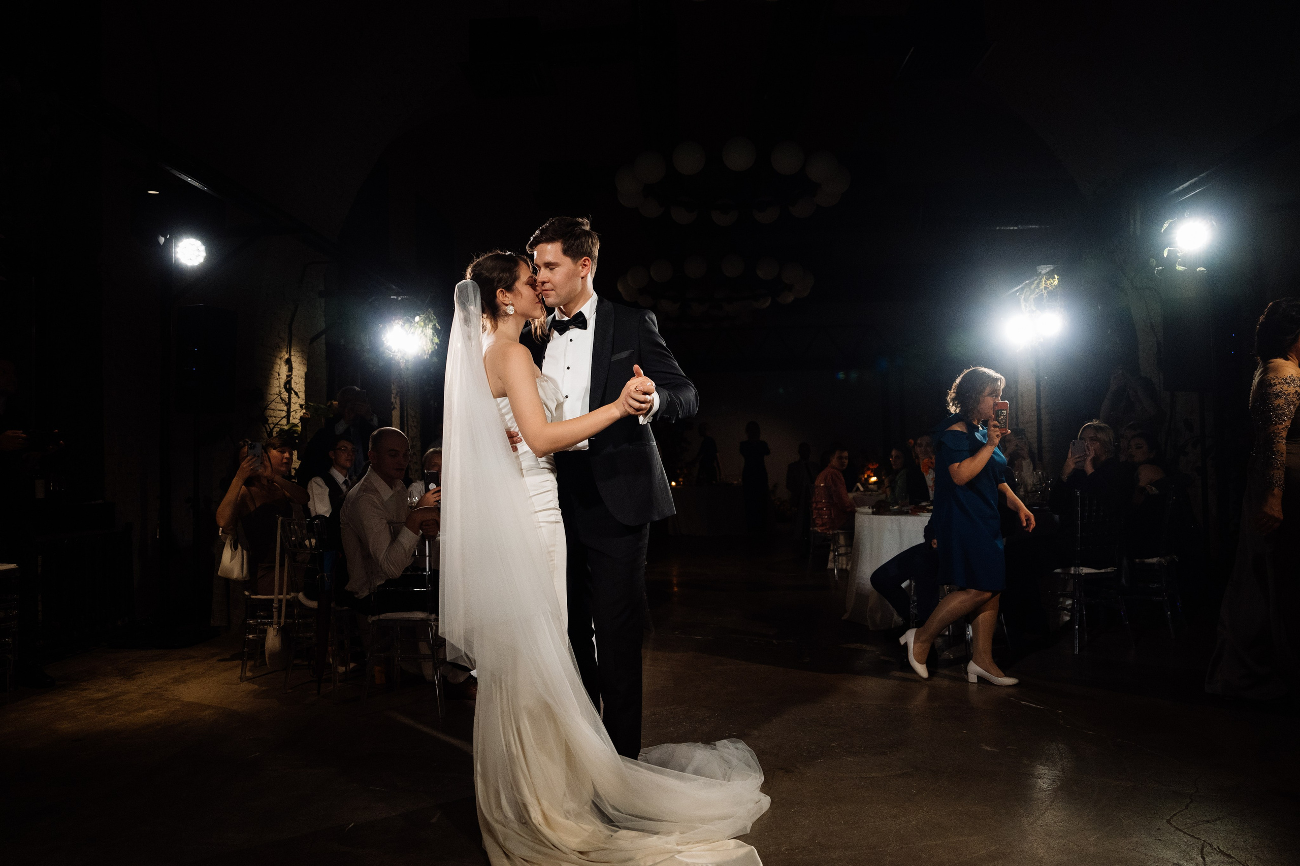 Оранжевая свадьба в гребешках. Свадебный фотограф организатор в Санкт-Петербурге Ассоль Опарина