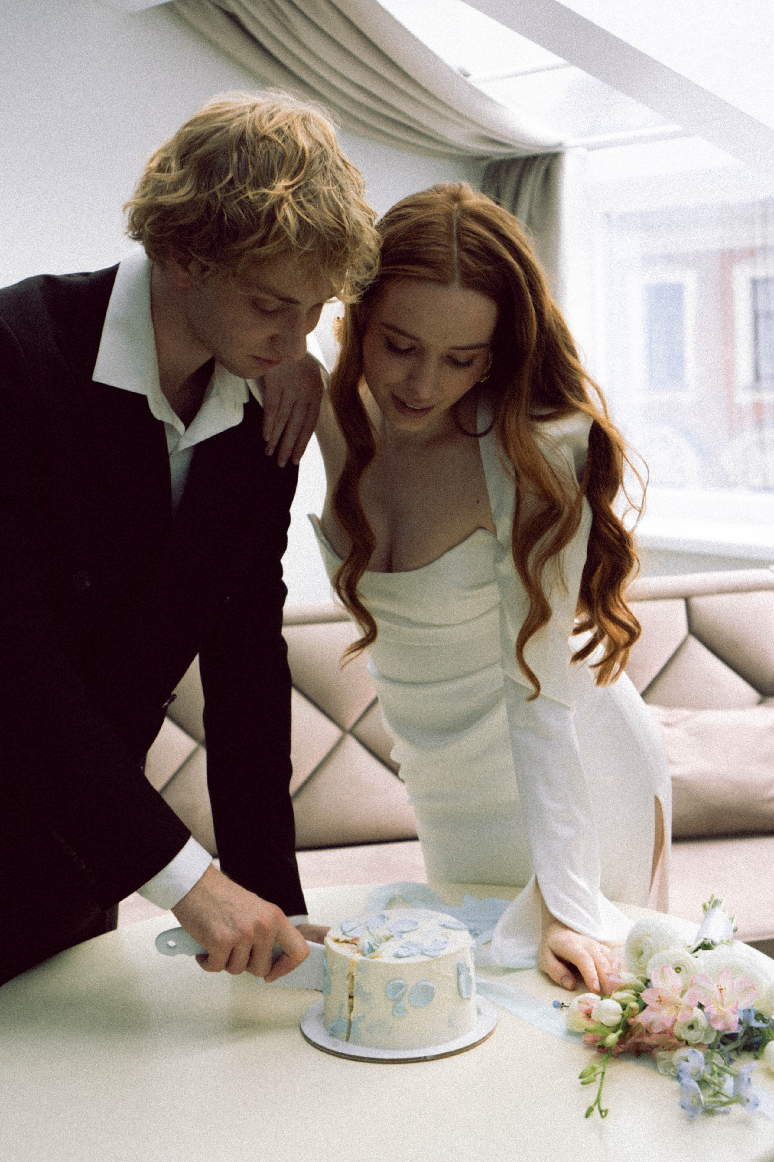 СВАДЕБНАЯ СЬЕМКА В ОТЕЛЕ. СБОРЫ ЖЕНИХА И НЕВЕСТЫ И ТАКЖЕ ТОР И ПОДГОТОВКА К ПРОГУЛКЕ. Профессиональный фотограф, Санкт-Петербург — Виктория Богомолова