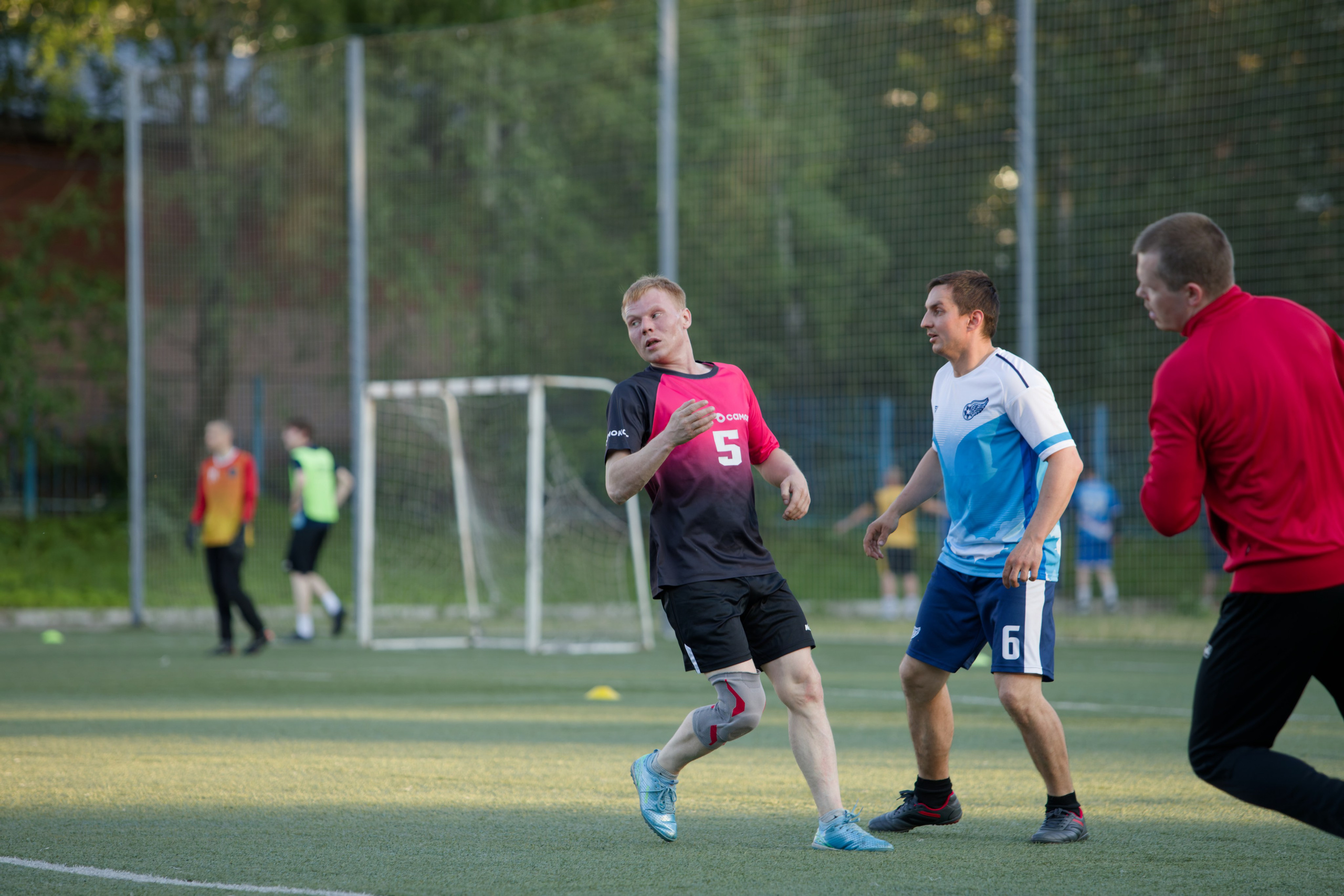 Любительская футбольная лига. Самокат-крылья. 25.06.2025. Репортажный и спортивный фотограф в г. Пермь Зильберг Павел